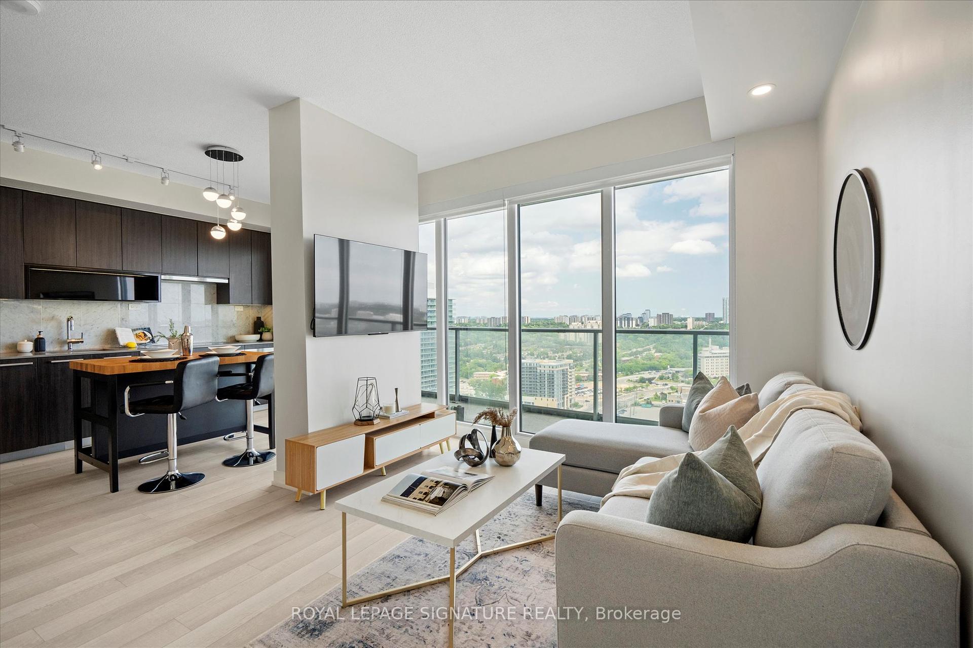 2 Bedrooms Condo at 117 McMahon, Toronto For sale