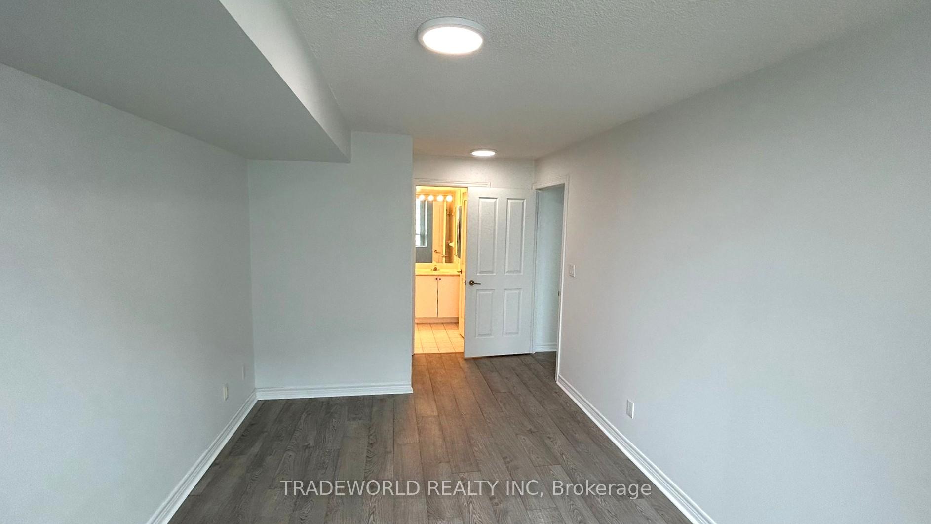 2 Bedrooms Condo at 68 Corporate, Toronto For sale