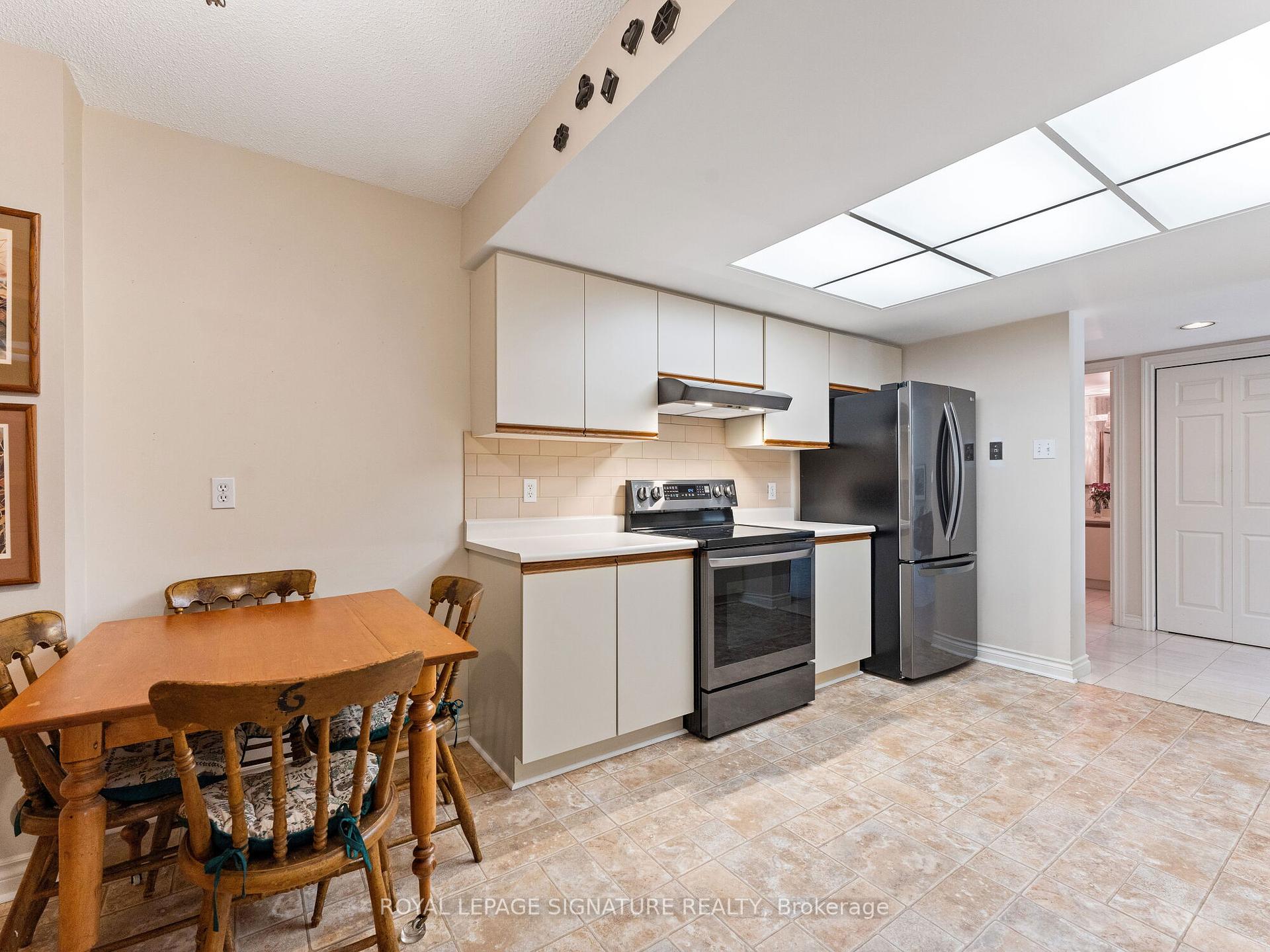 2 Bedrooms Condo at 1200 Don Mills, Toronto For sale