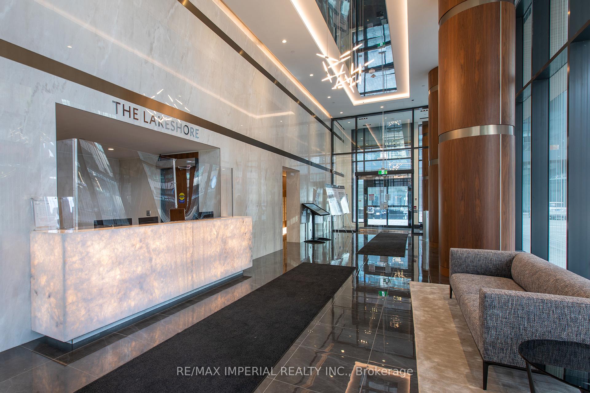 3 Bedrooms Condo at 19 Bathurst,  Toronto For sale