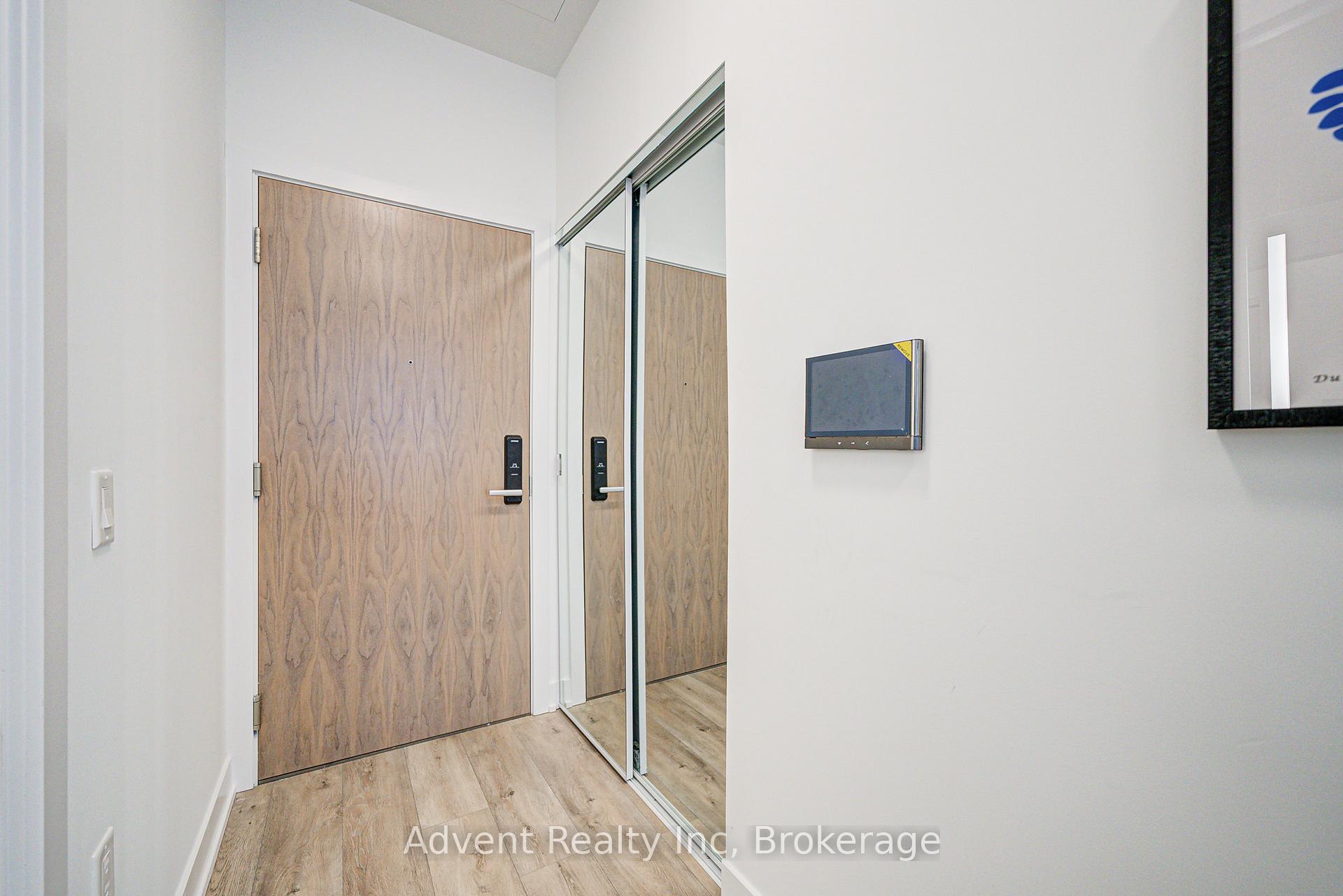 2 Bedrooms Condo at 585 Bloor, Toronto For sale