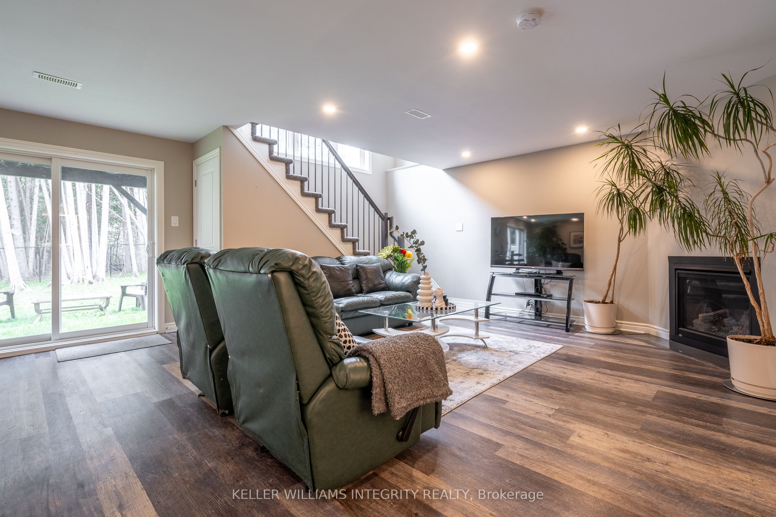 1126 Beckett Crescent