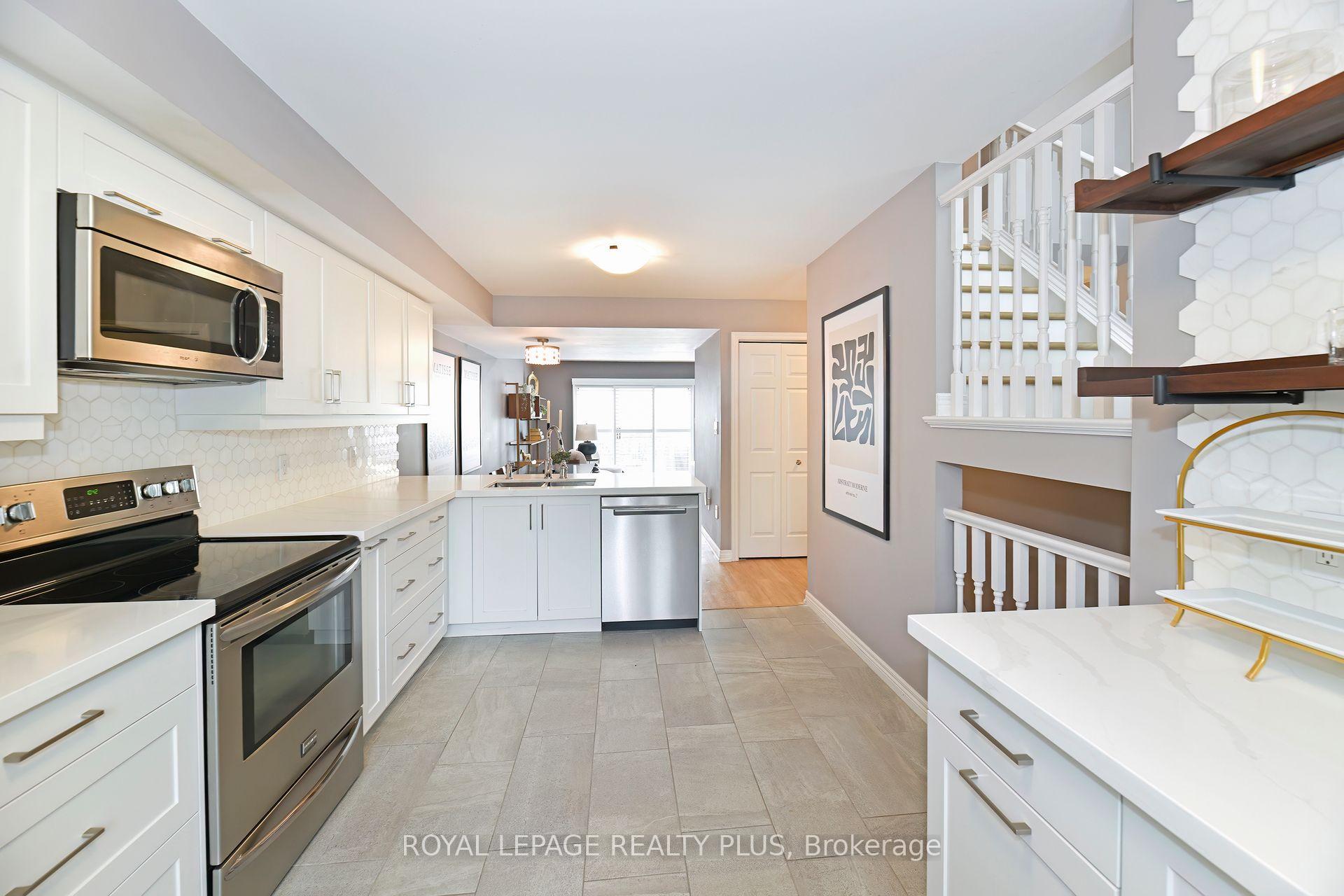 3 Bedrooms Condo at 4045 Upper Middle, Burlington For sale