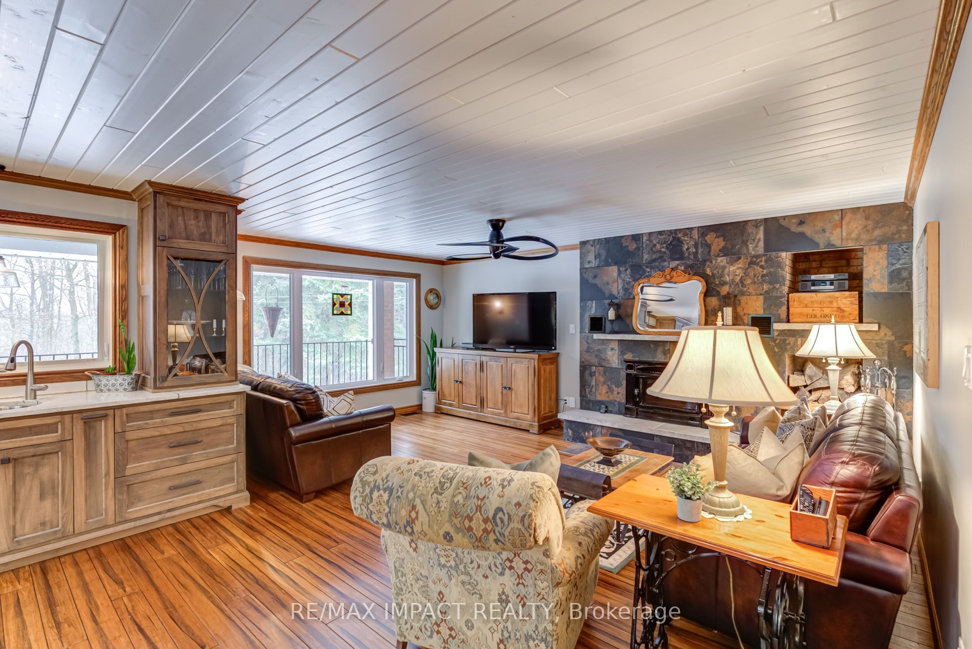 215 Raglan Road W