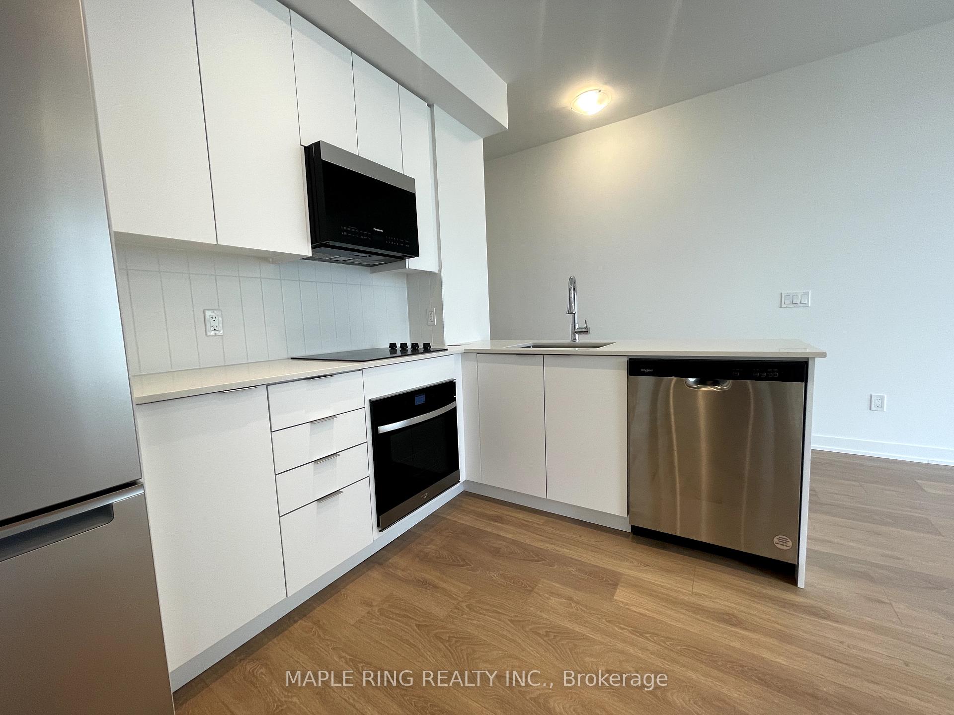 2 Bedrooms Condo at 10 Abeja, Vaughan For sale