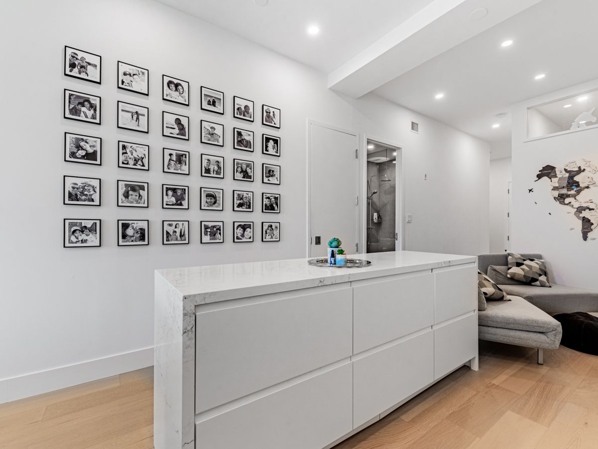 562 Eglinton Avenue E 202