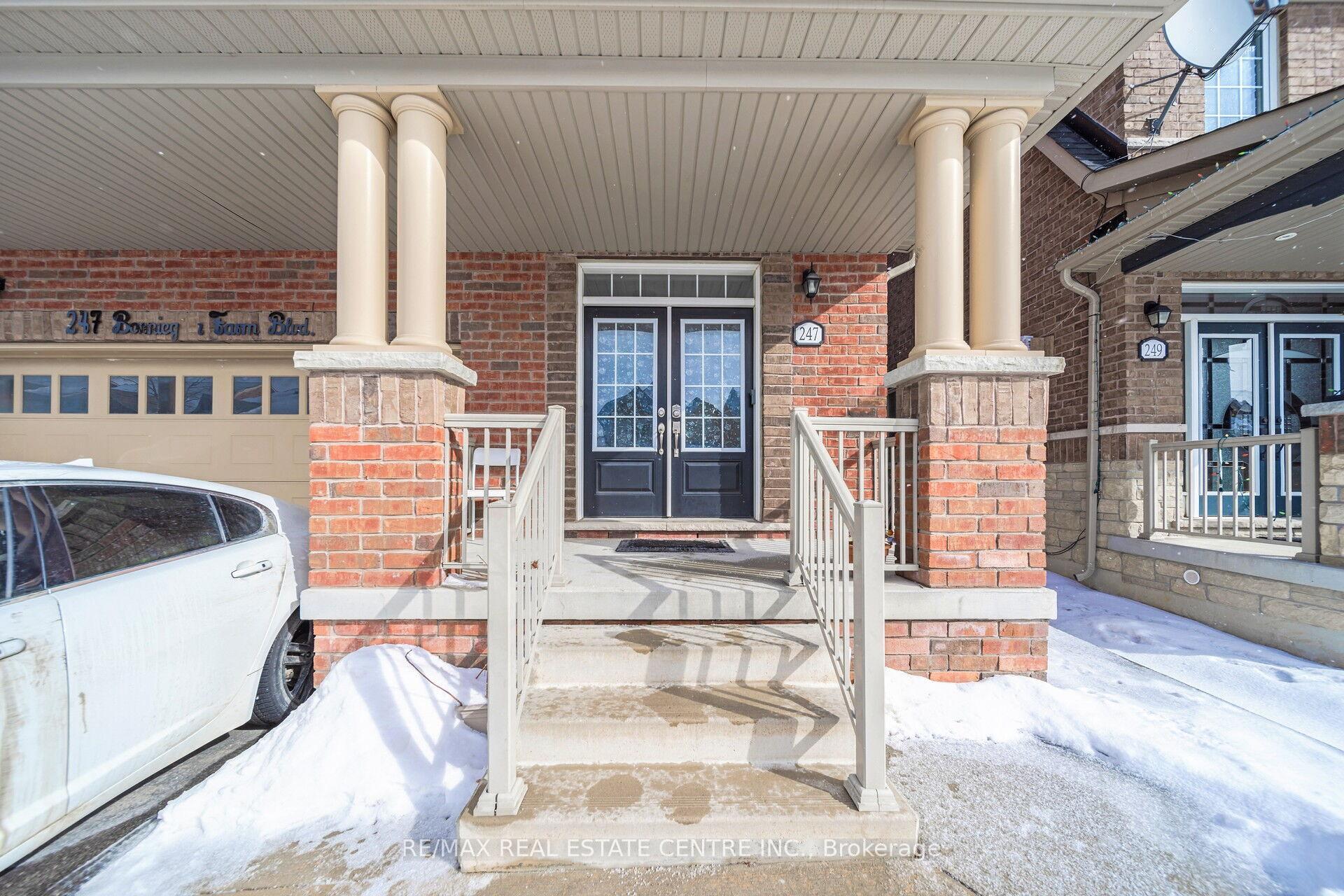 247 Bonnieglen Farm Boulevard, Caledon, ON L7C 3Y4