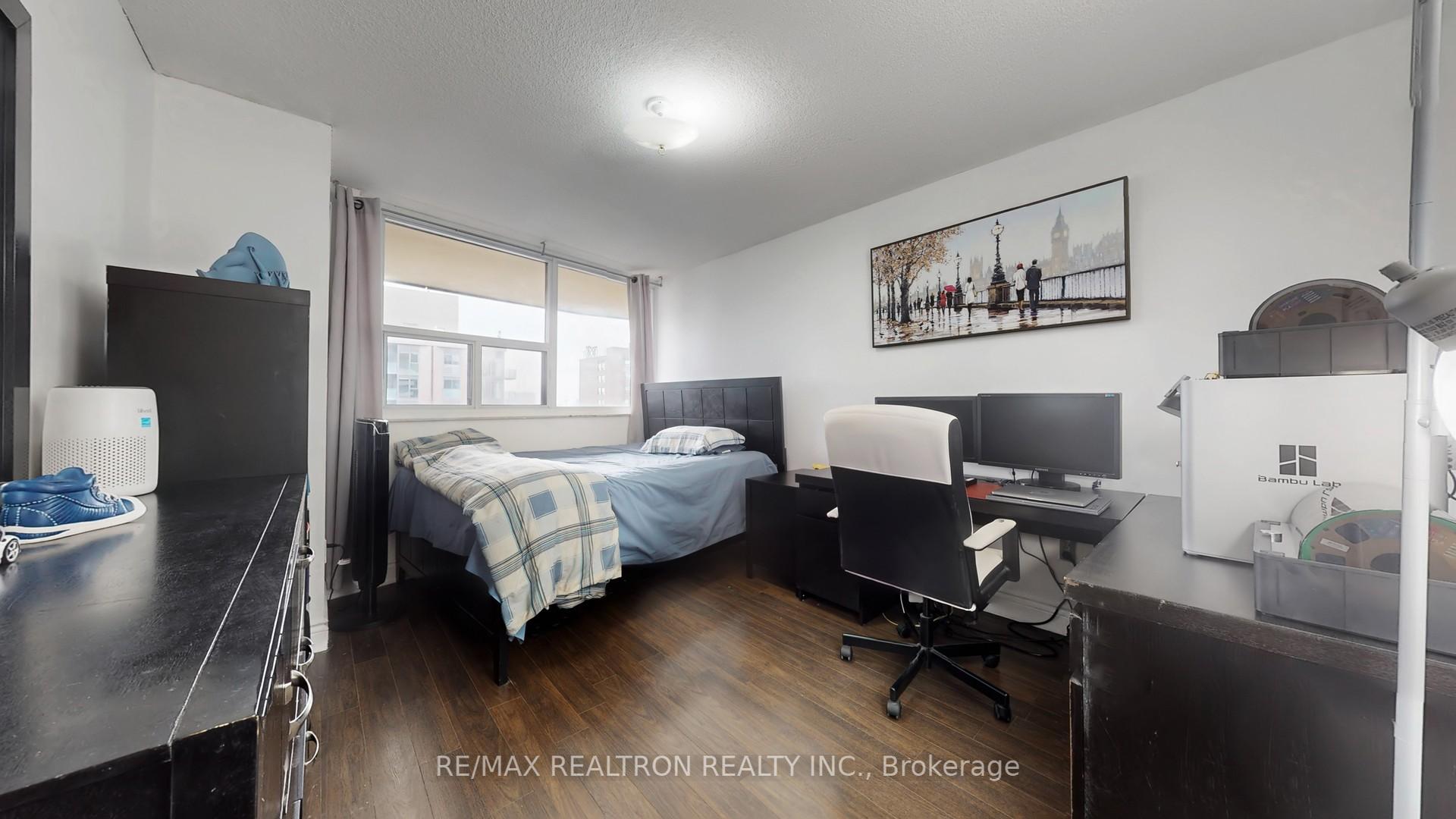 3 Bedrooms Condo at 45 Huntingdale, Toronto For sale