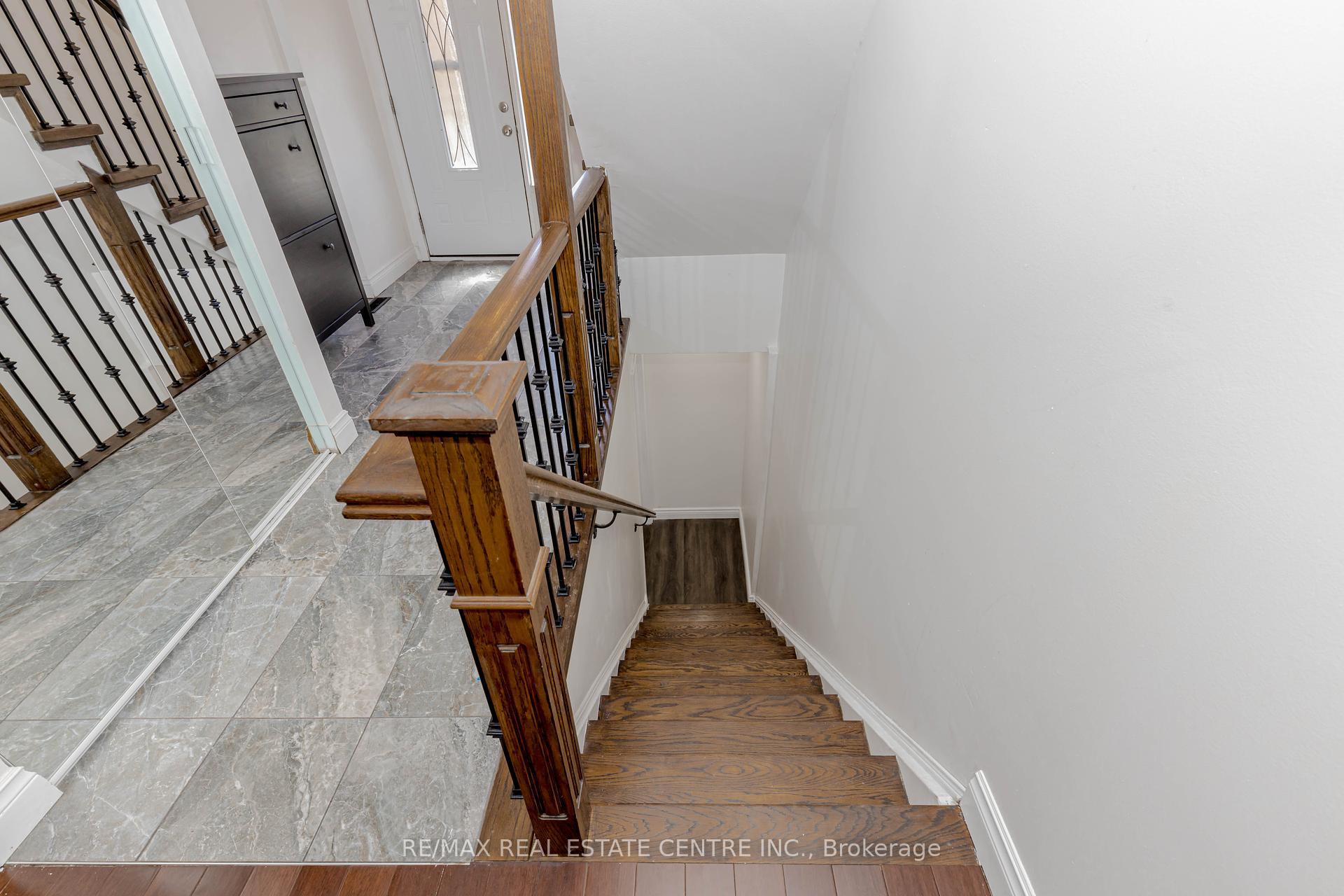 3 Bedrooms Condo at 1526 Lancaster,  Oakville For sale
