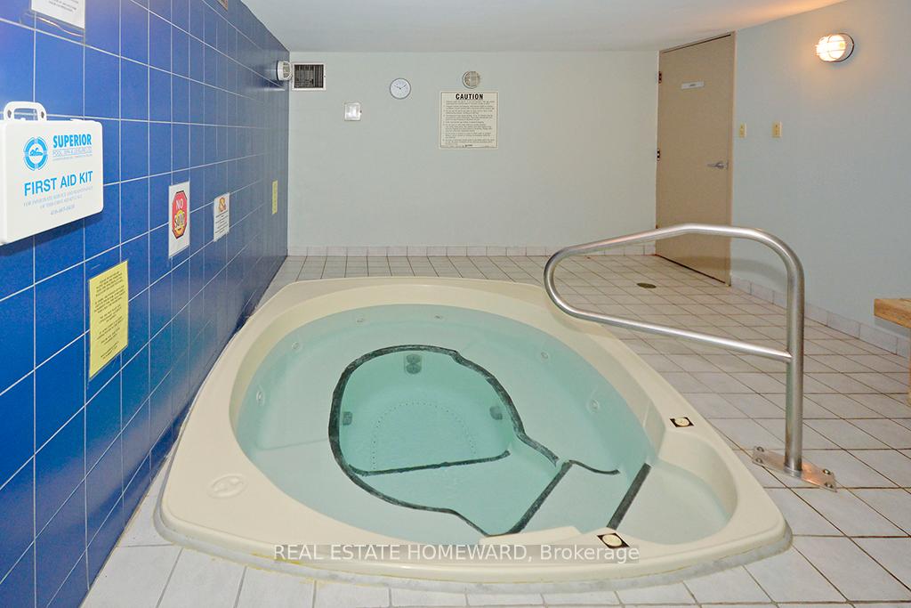 1 Bedroom Condo at 4 Park Vista, Toronto For sale