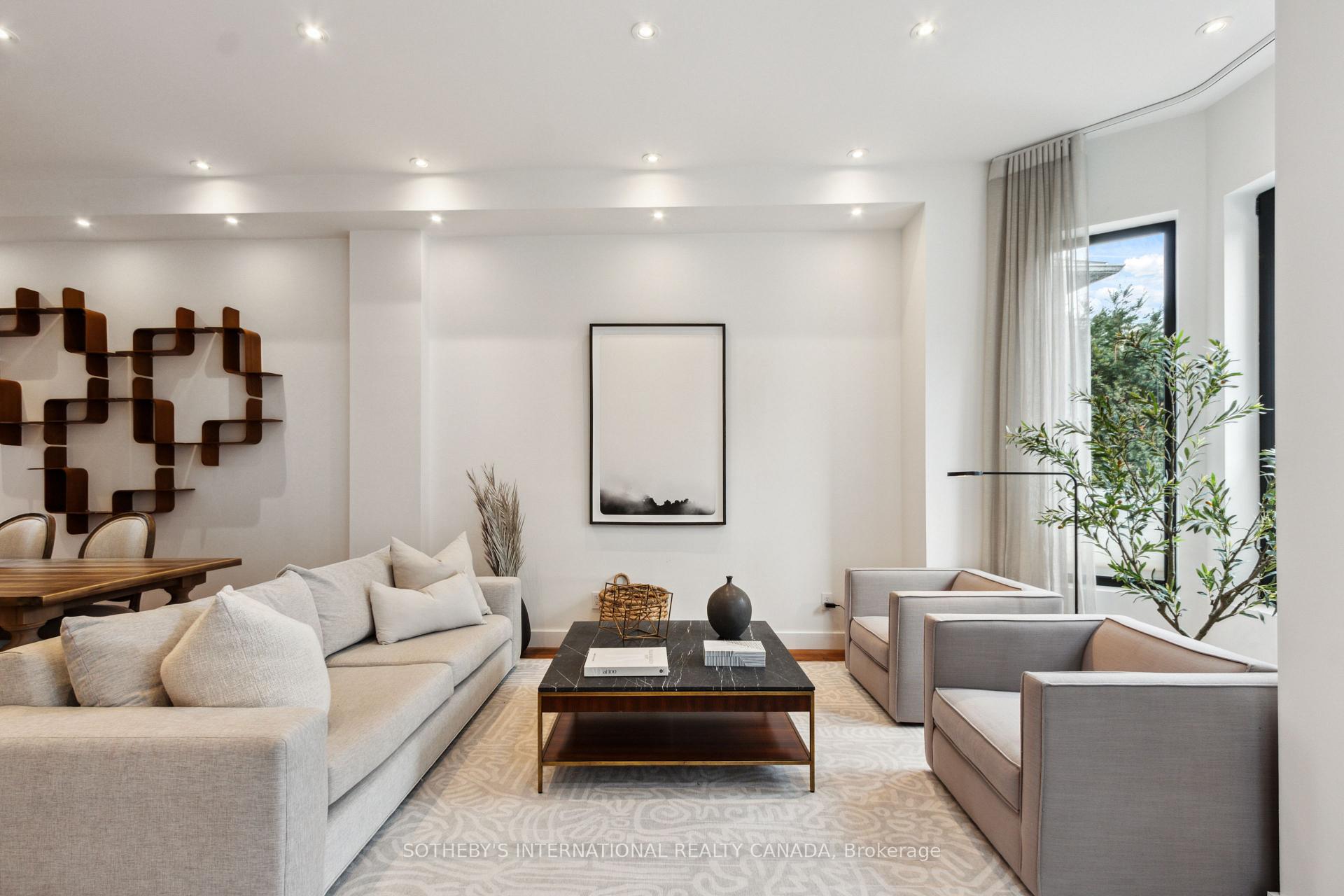 410 Euclid Avenue, Toronto, ON M6G 2S9