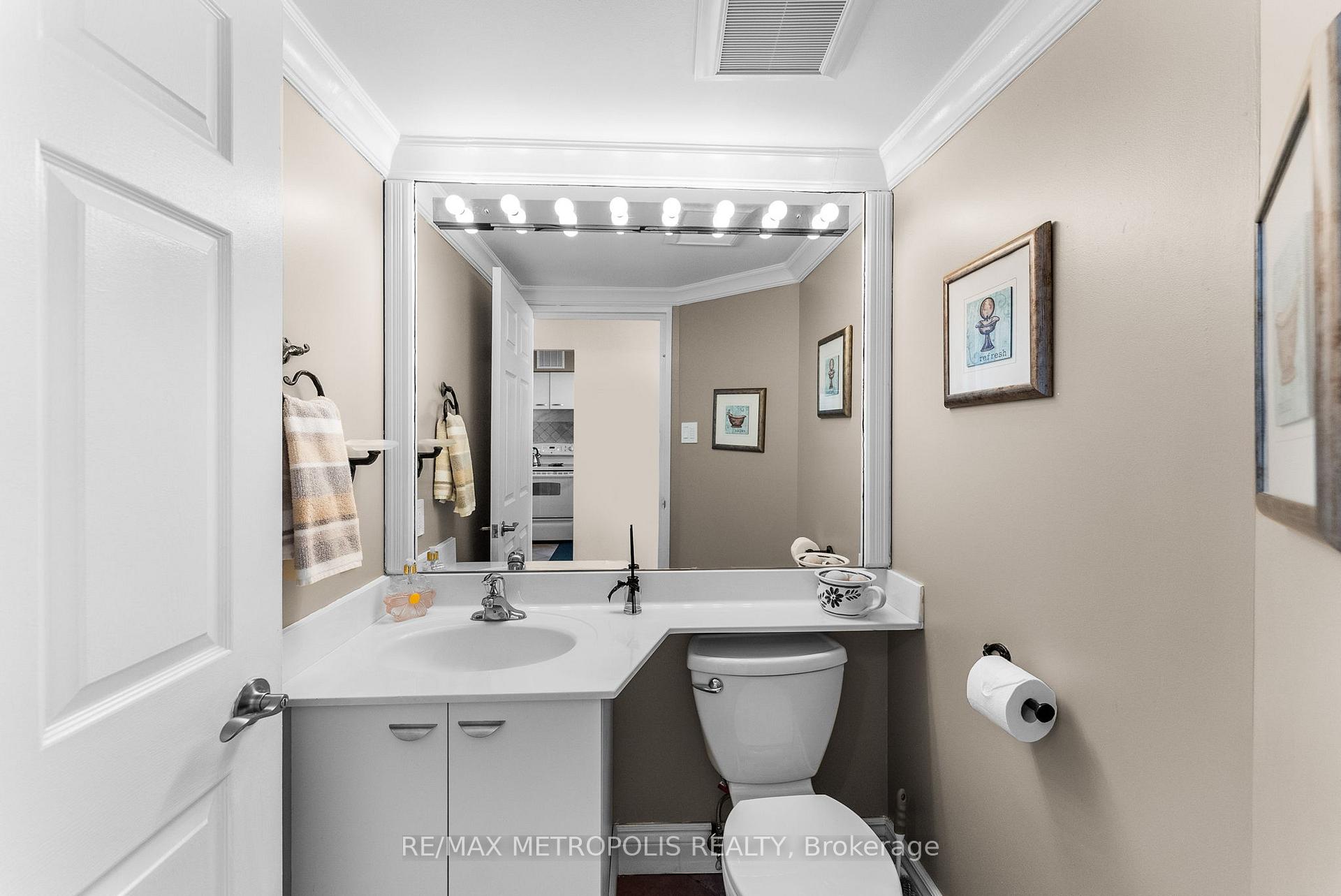 1 Bedroom Condo at 55 Elm, Mississauga For sale