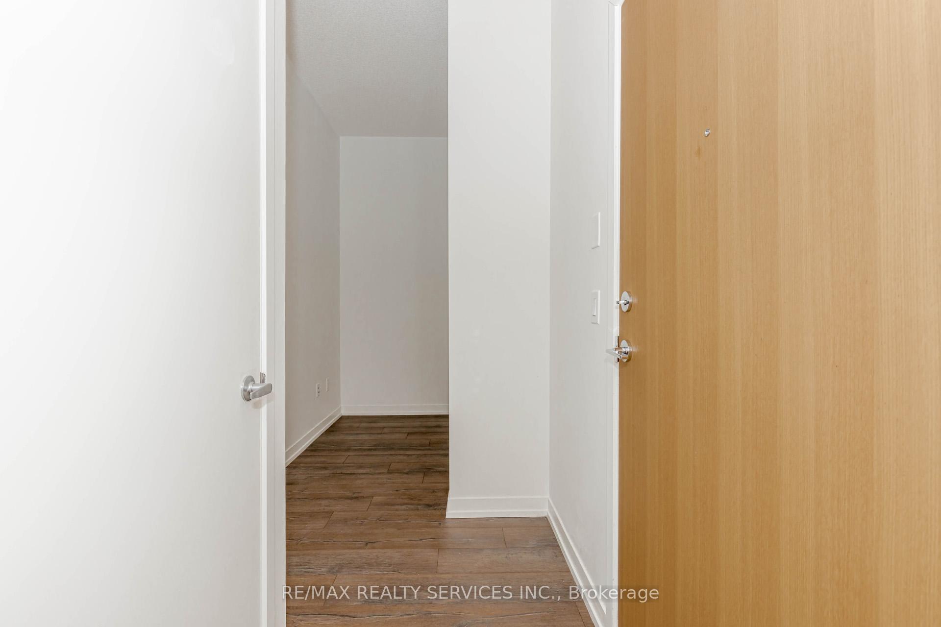 2 Bedrooms Condo at 2520 Eglington,  Mississauga For sale