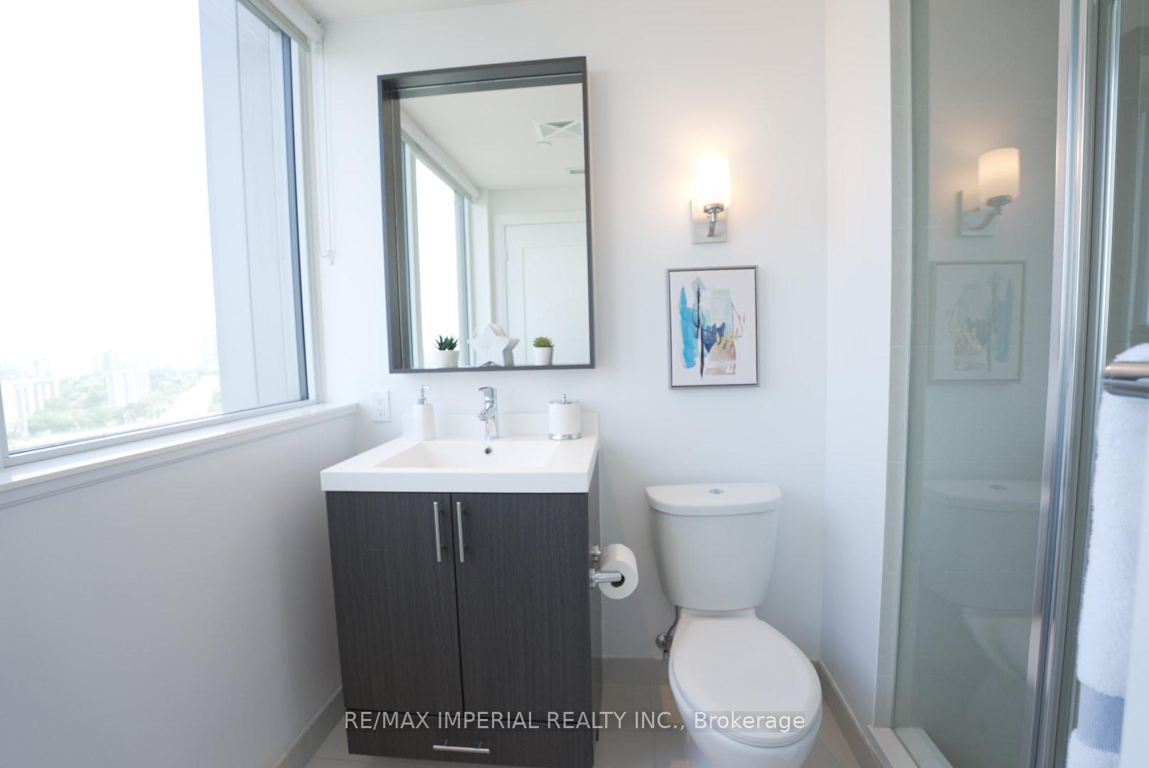 2 Bedrooms Condo at 18 Graydon Hall, Toronto For sale