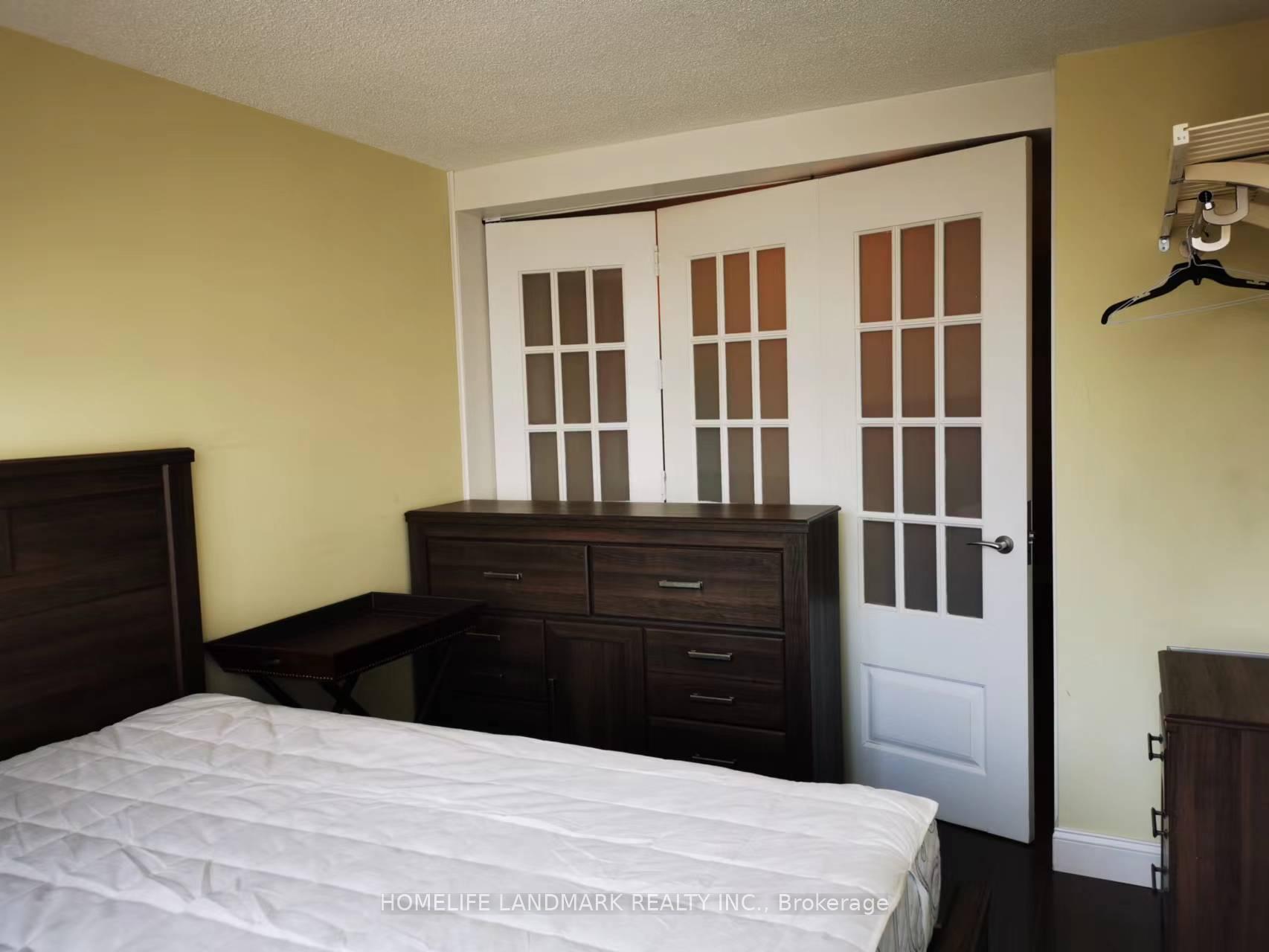 2 Bedrooms Condo at 633 Bay, Toronto For sale