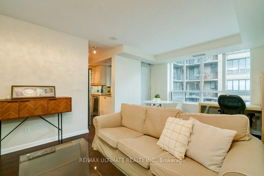 1 Bedroom Condo at 140 Simcoe, Toronto For sale