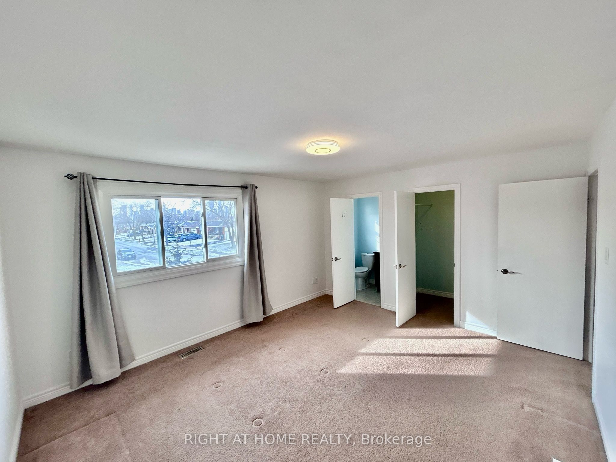 725 Vermouth Avenue, #39