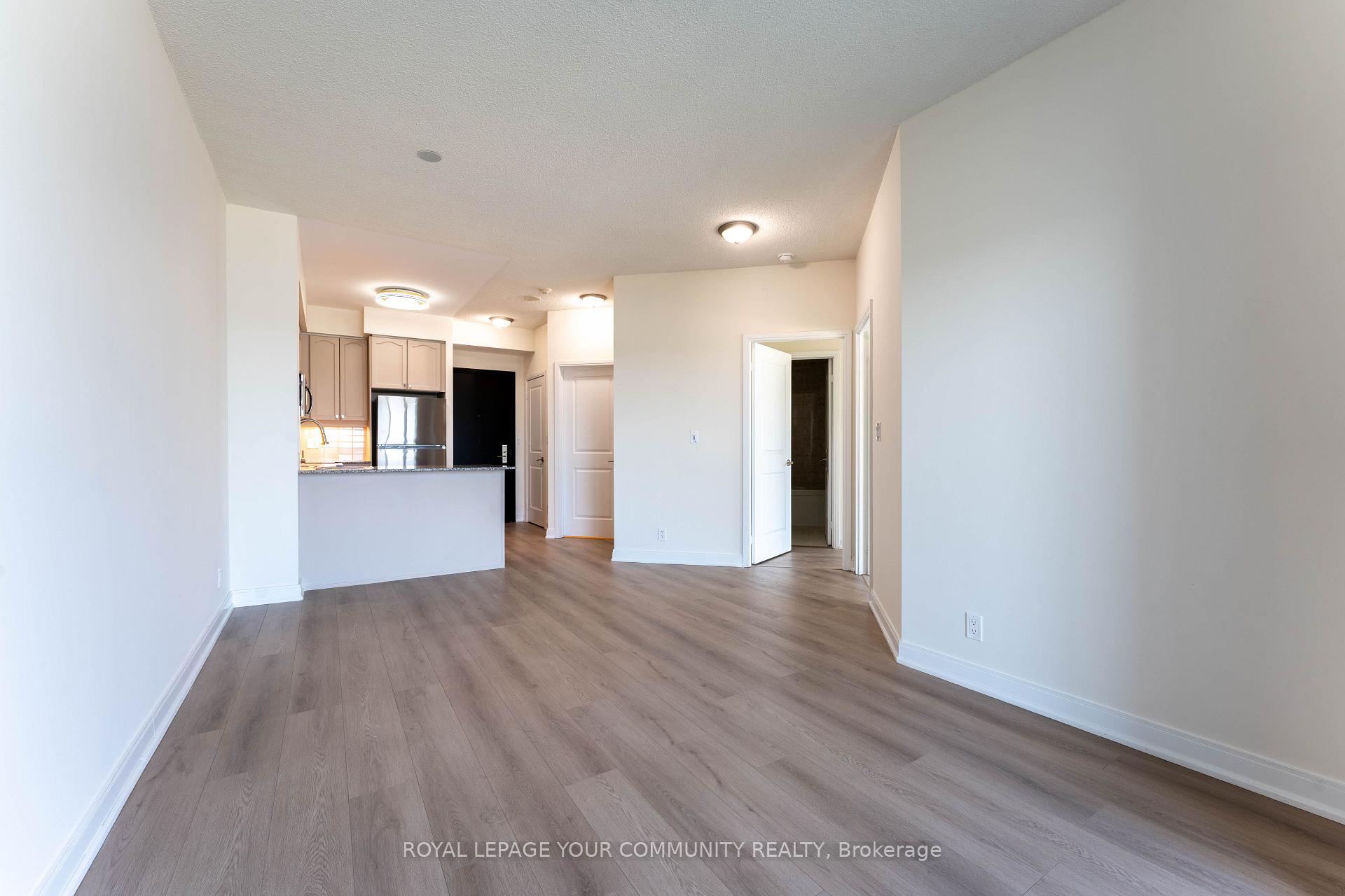 2 Bedrooms Condo at 80 Absolute, Mississauga For sale
