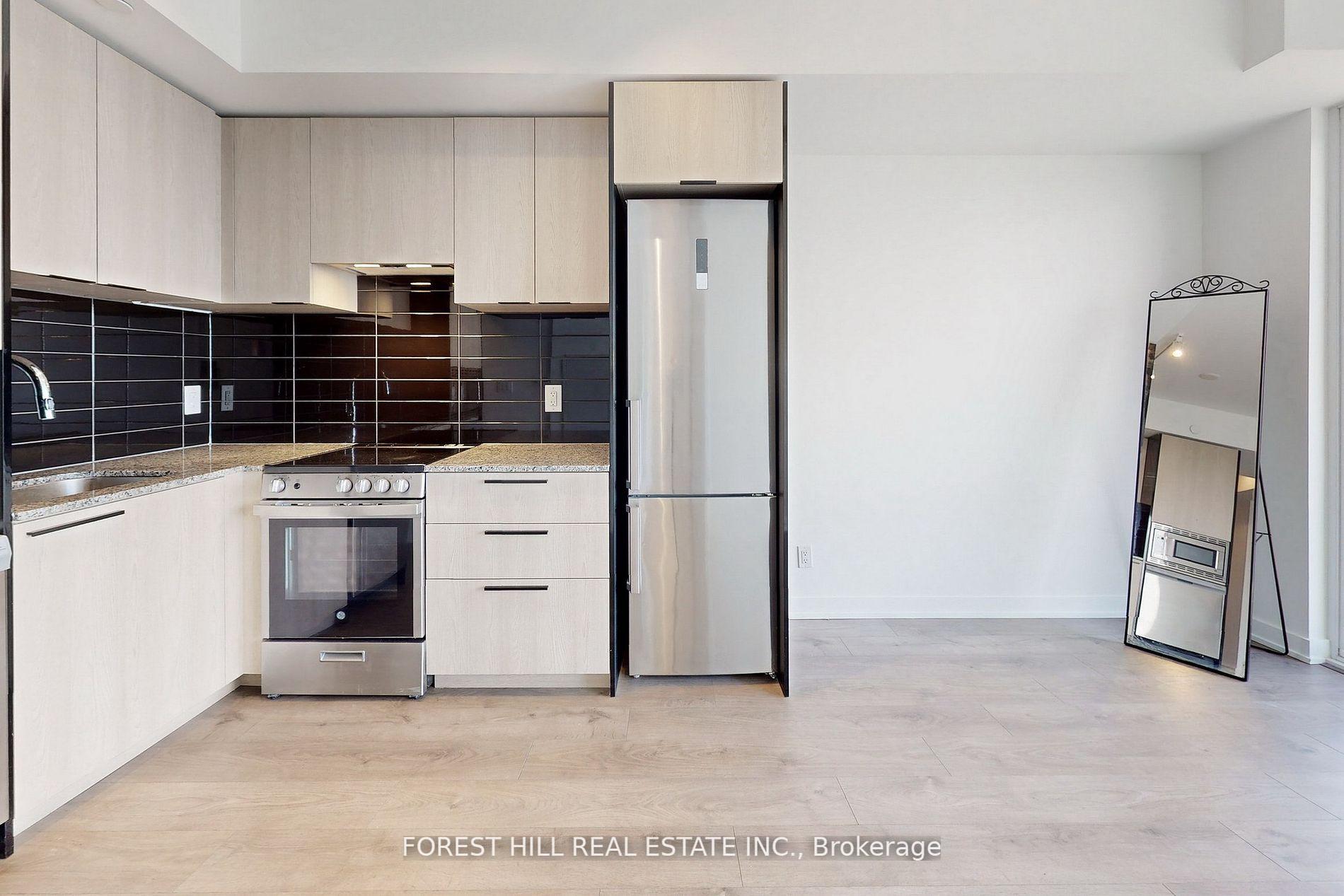 2 Bedrooms Condo at 501 Yonge,  Toronto For sale