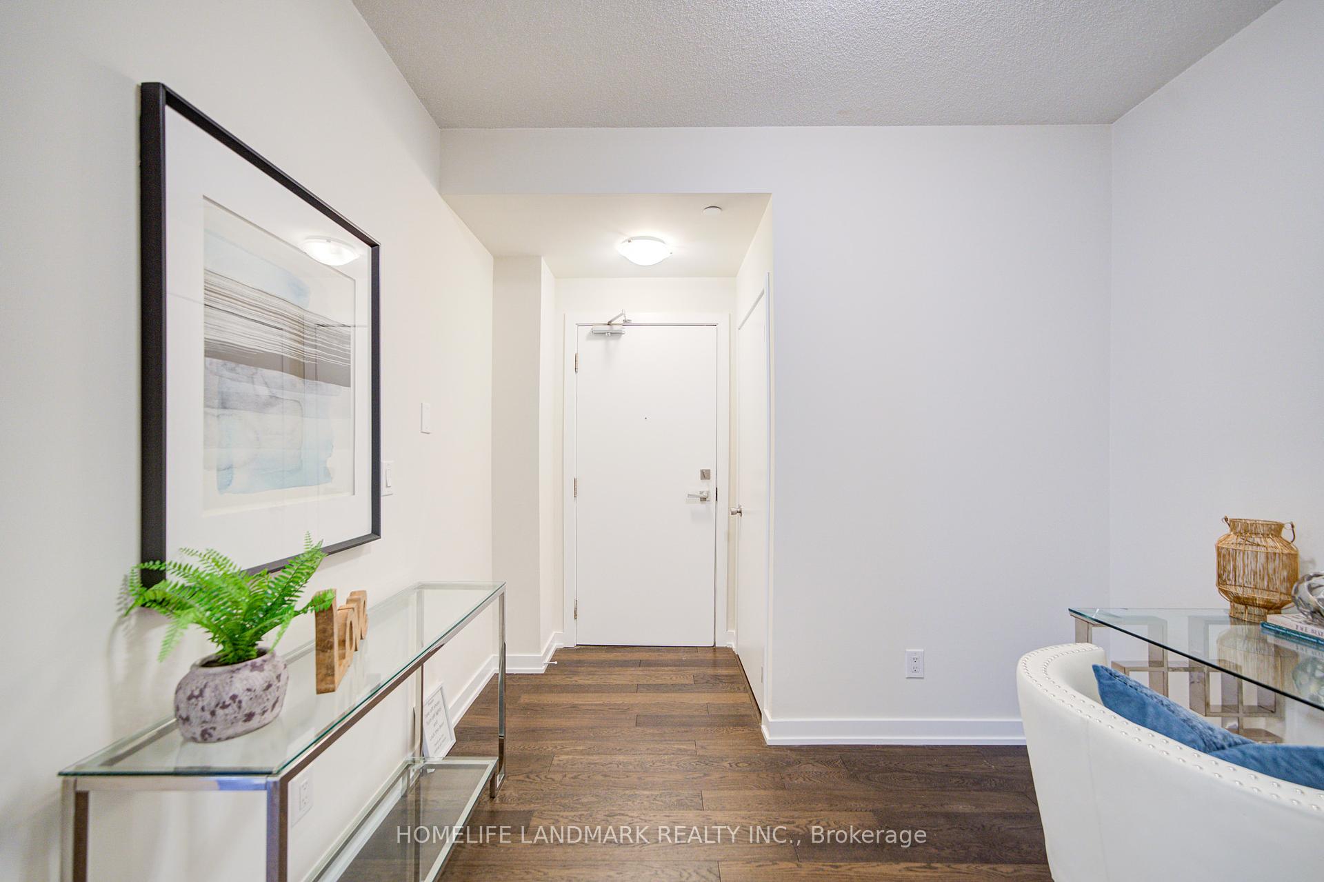 3 Bedrooms Condo at 4011 Brickstone, Mississauga For sale