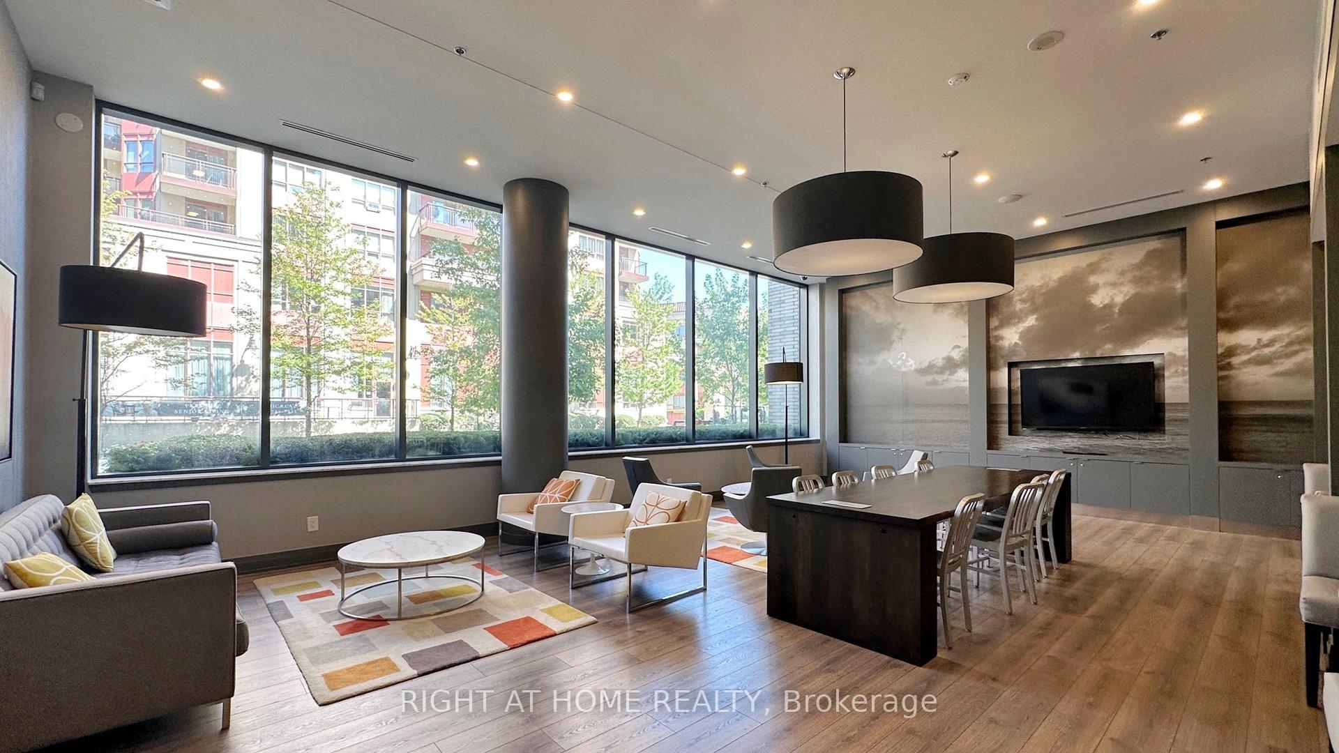 2 Bedrooms Condo at 18 Rean,  Toronto For sale