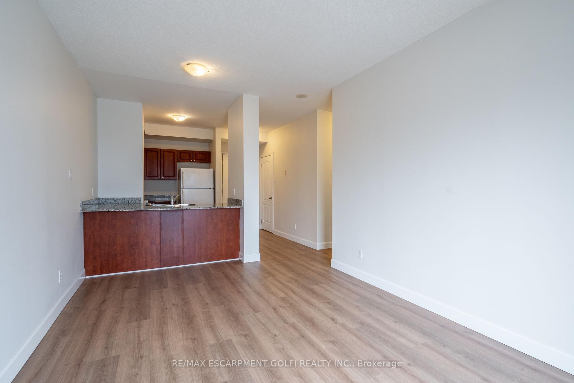2 Bedrooms Condo at 135 James, Hamilton For sale