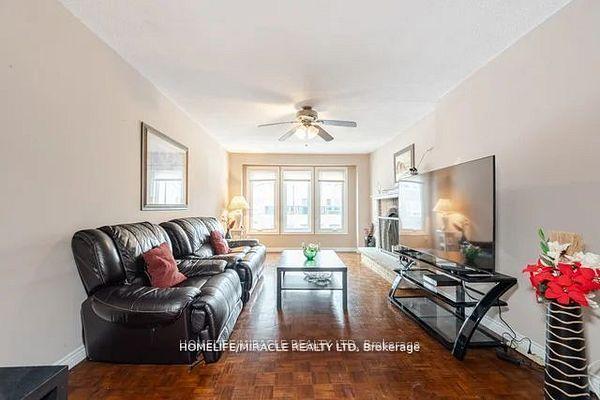 4 Bedrooms Condo at 7080 Copenhagen, Mississauga For sale