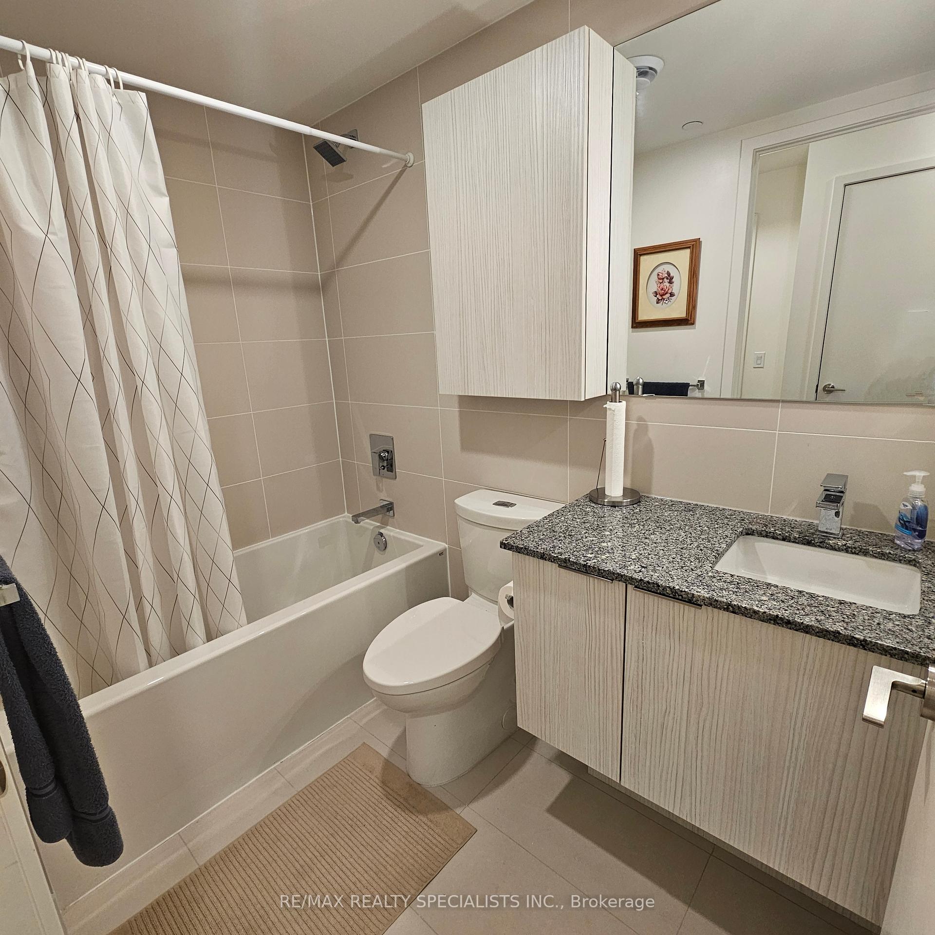 3 Bedrooms Condo at 10 DEERLICK, Toronto For sale