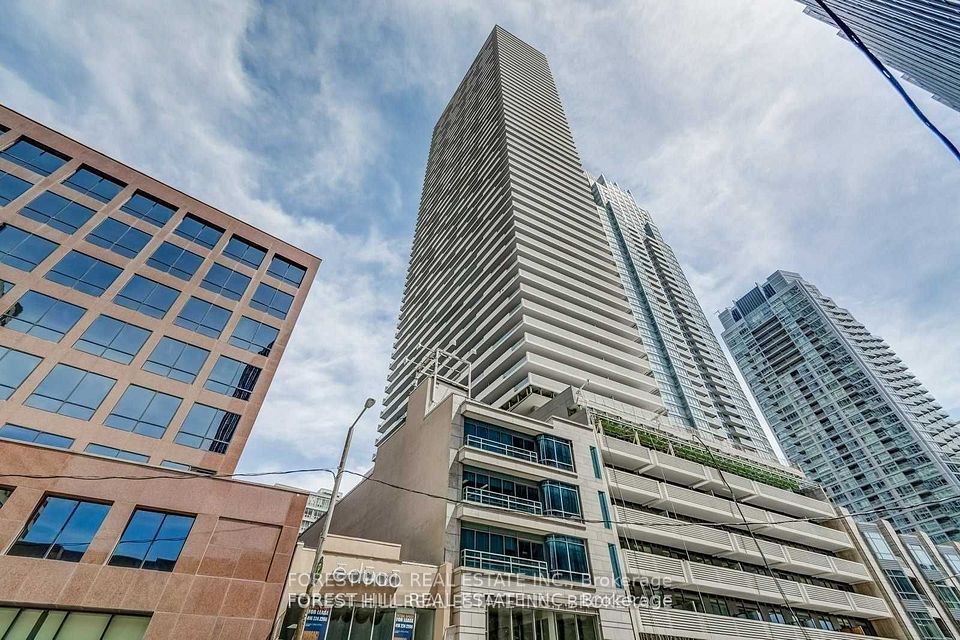 2221 Yonge