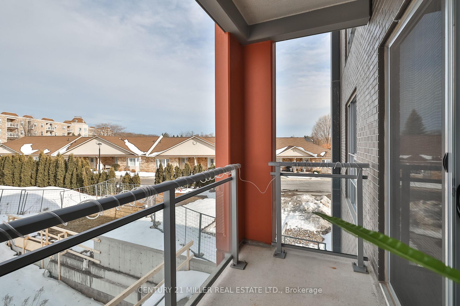 2 Bedrooms Condo at 4040 Upper Middle, Burlington For sale