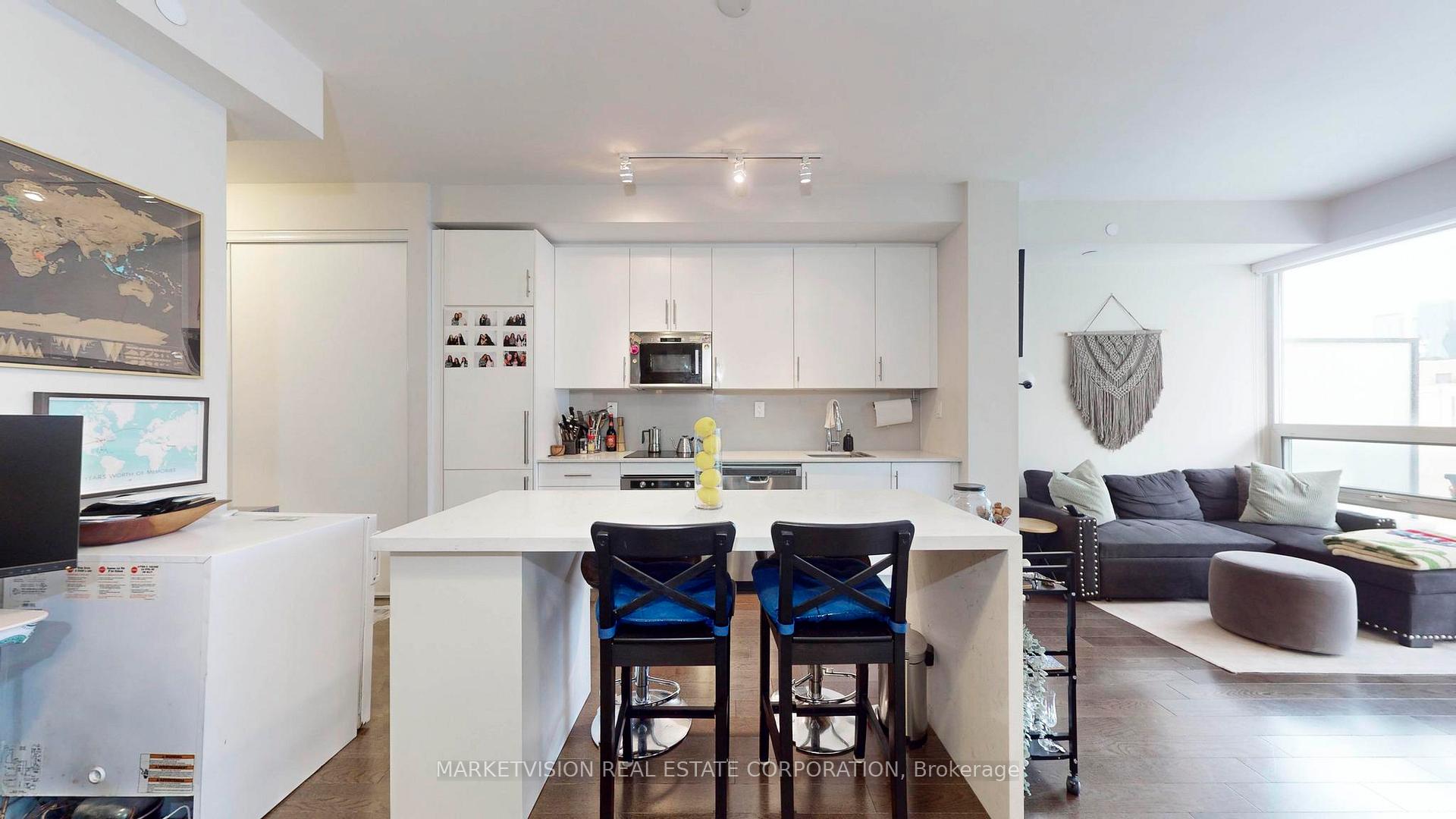 1 Bedroom Condo at 460 Adelaide,  Toronto For sale