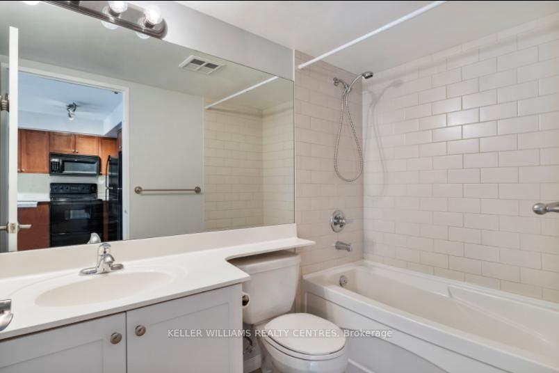 2 Bedrooms Condo at 230 King, Toronto For sale