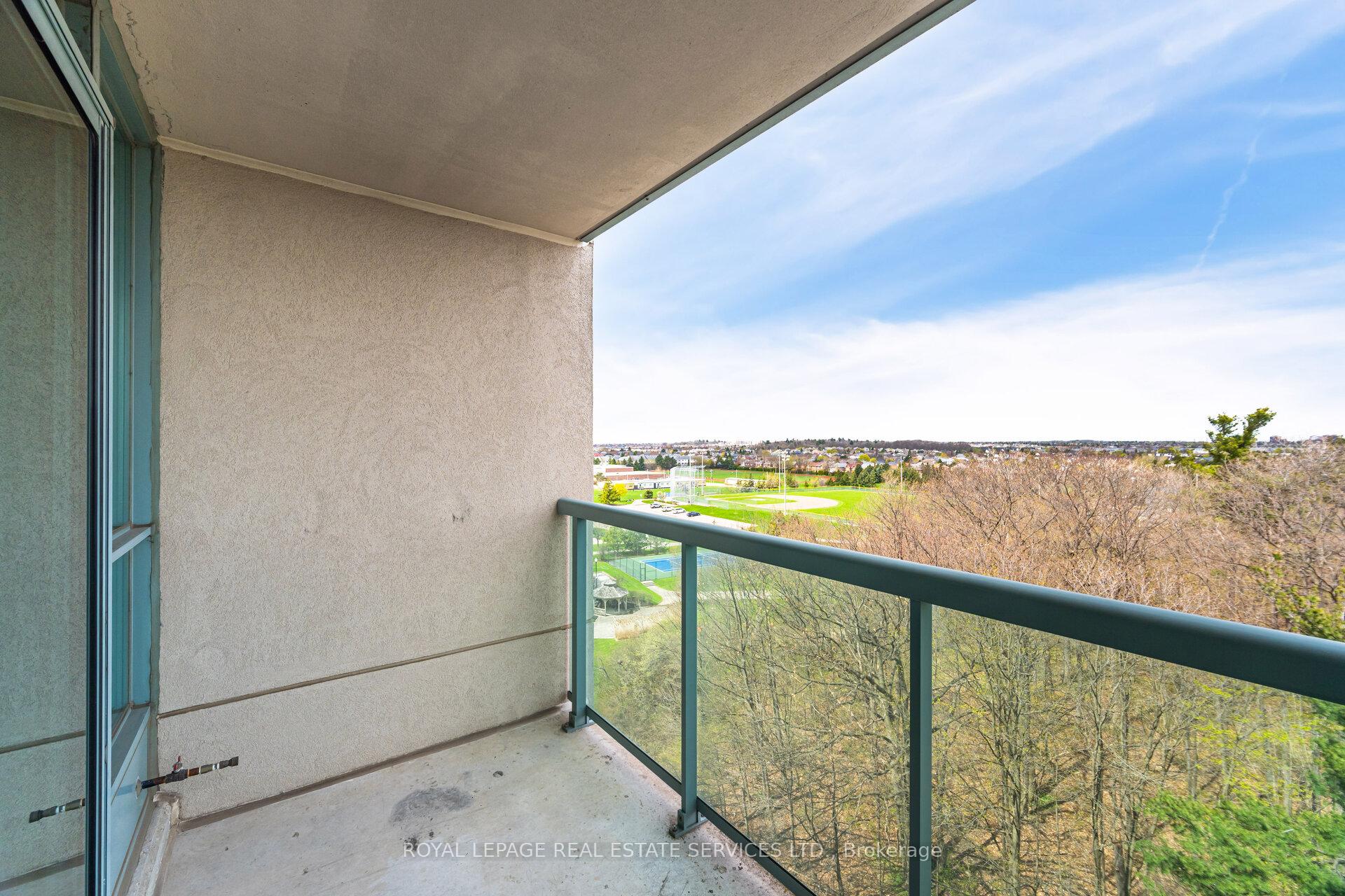 2 Bedrooms Condo at 2585 Erin Centre,  Mississauga For sale