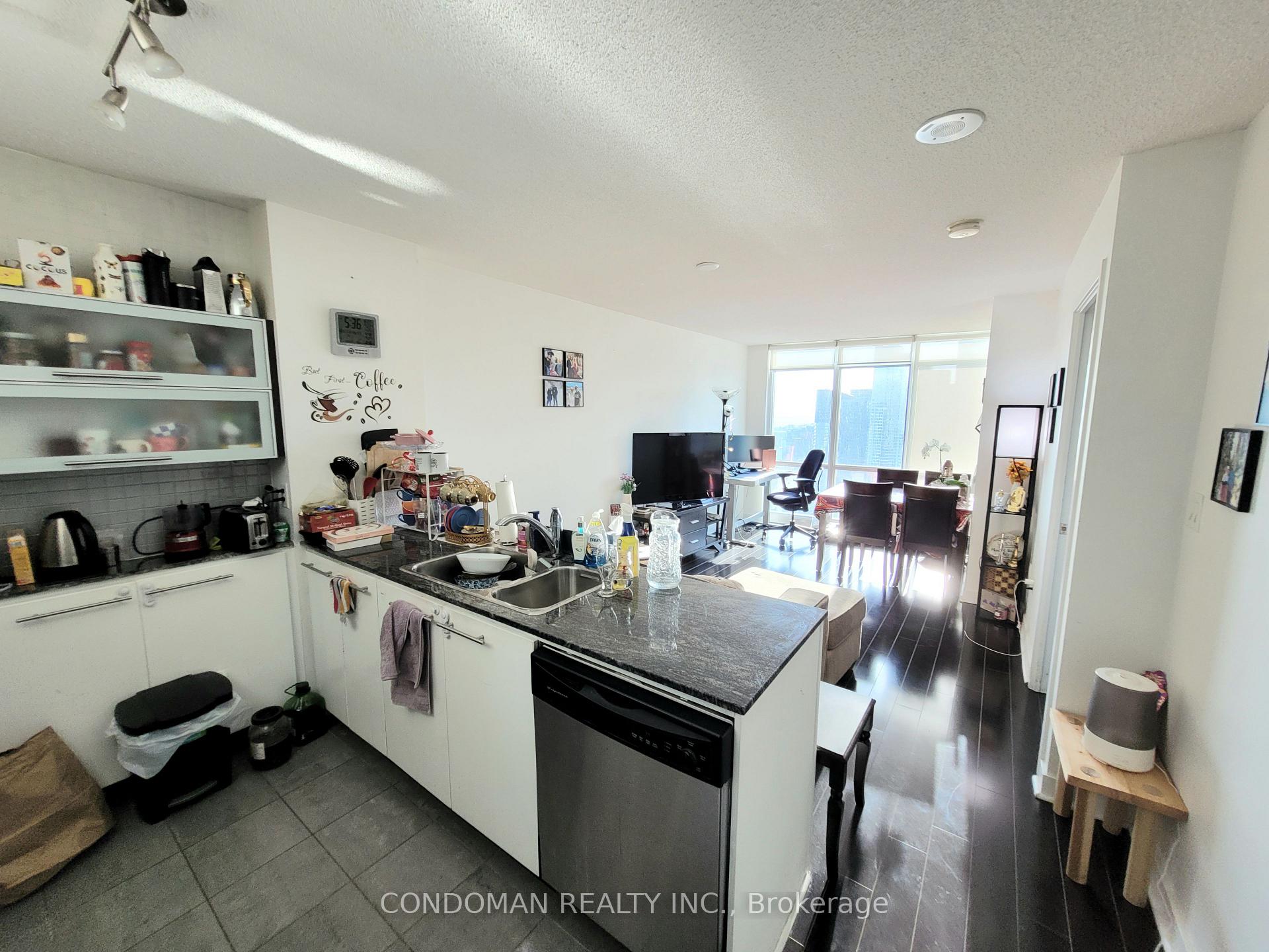 2 Bedrooms Condo at 11 Brunel, Toronto For sale