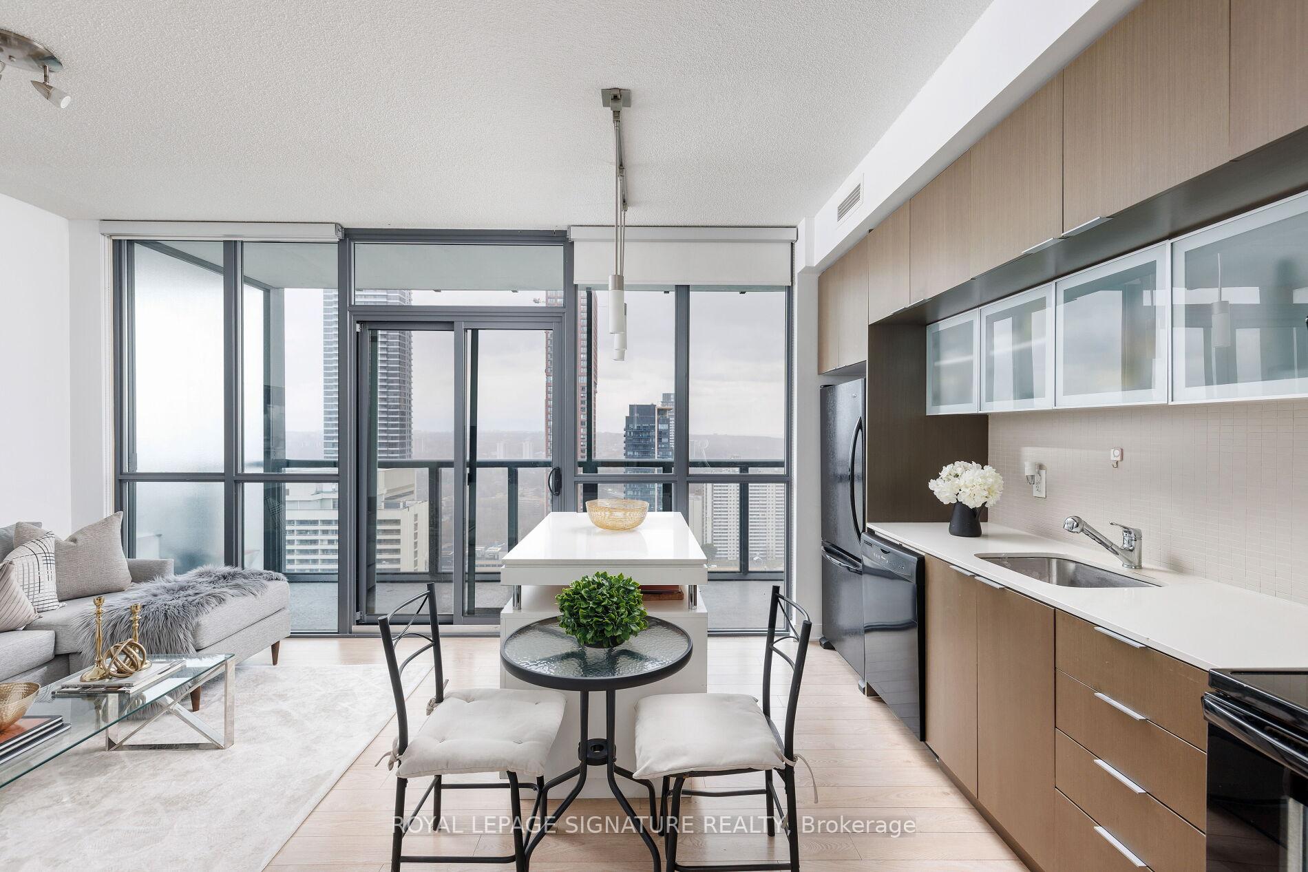 1 Bedroom Condo at 110 Charles, Toronto For sale