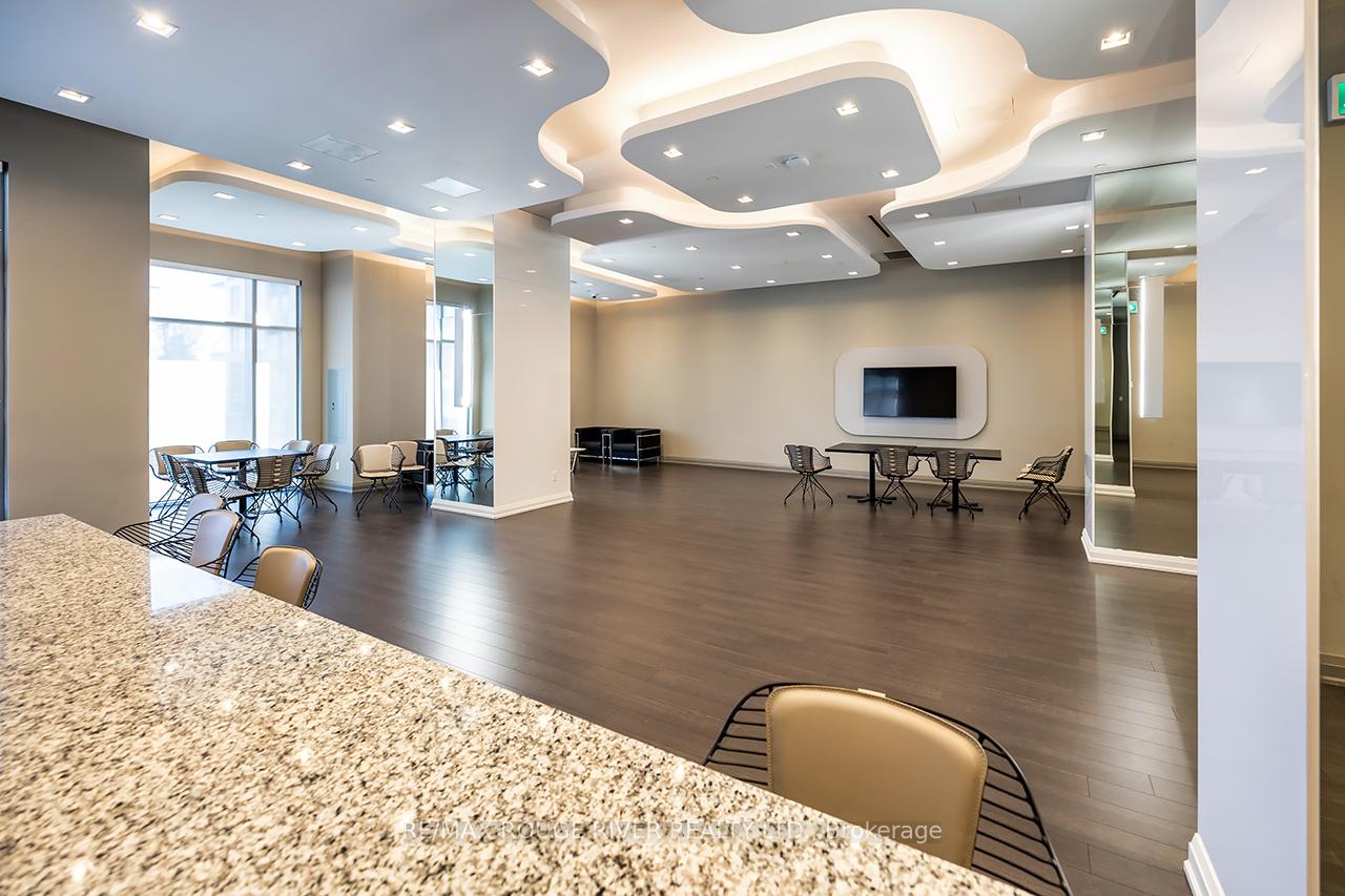 2 Bedrooms Condo at 30 Meadowglen,  Toronto For sale