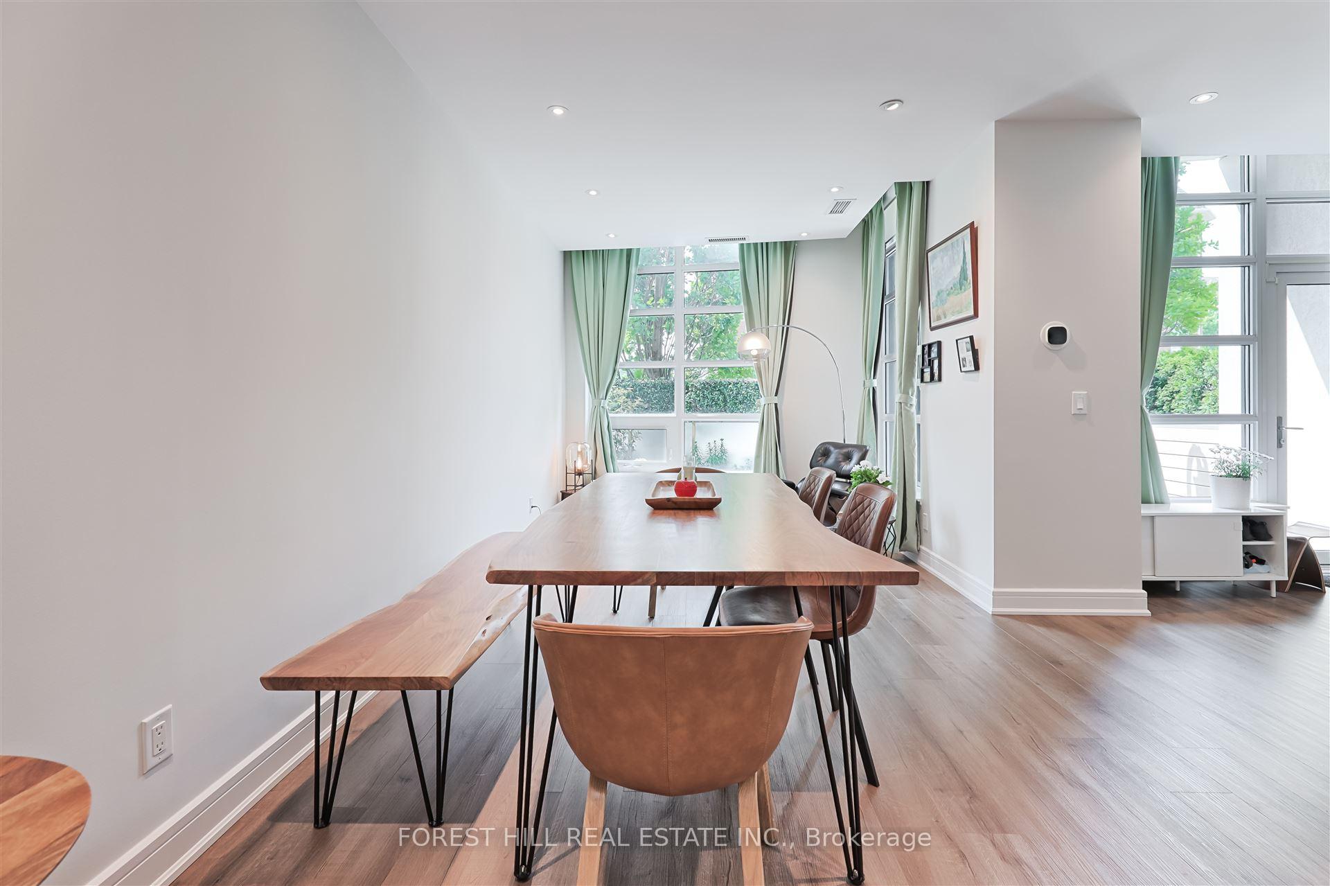 4 Bedrooms Condo at 35 Brian Peck, Toronto For sale