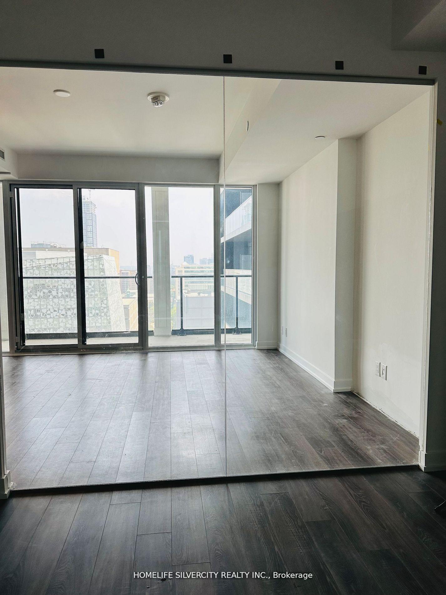 2 Bedrooms Condo at 20 Edward, Toronto For sale
