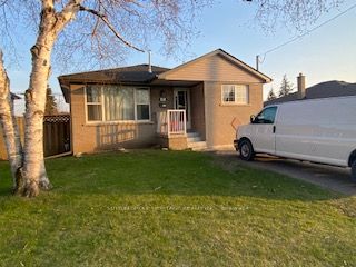 631 Shakespeare Avenue, Oshawa, ON L1H 3H8