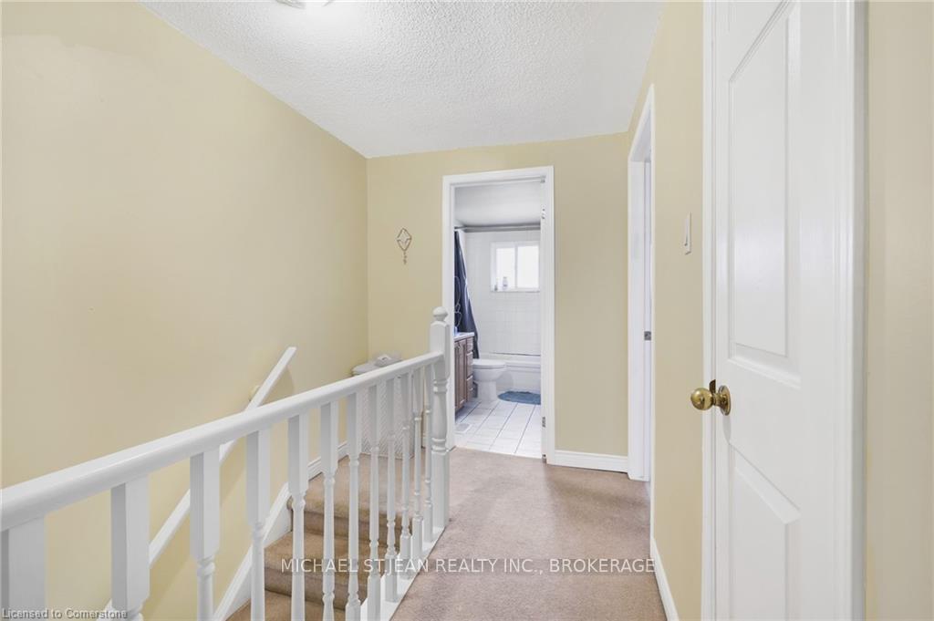 3 Bedrooms Condo at 985 Limeridge,  Hamilton For sale