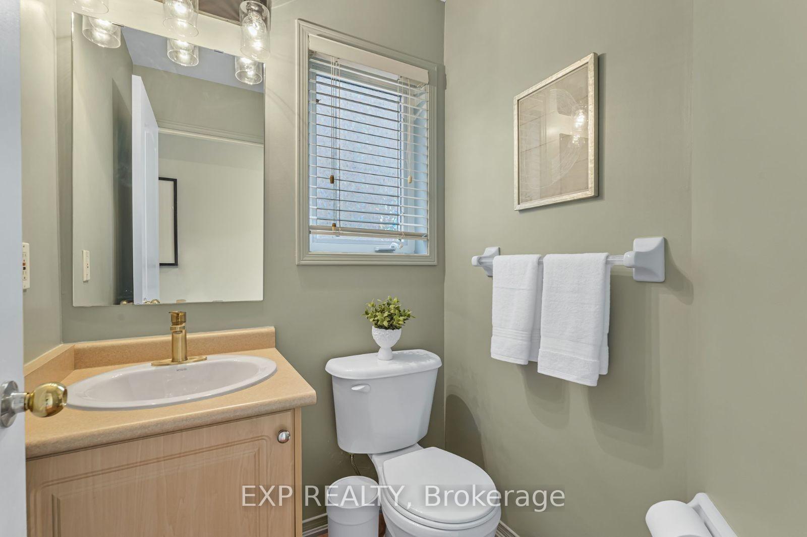 3 Bedrooms Condo at 1489 Heritage, Oakville For sale