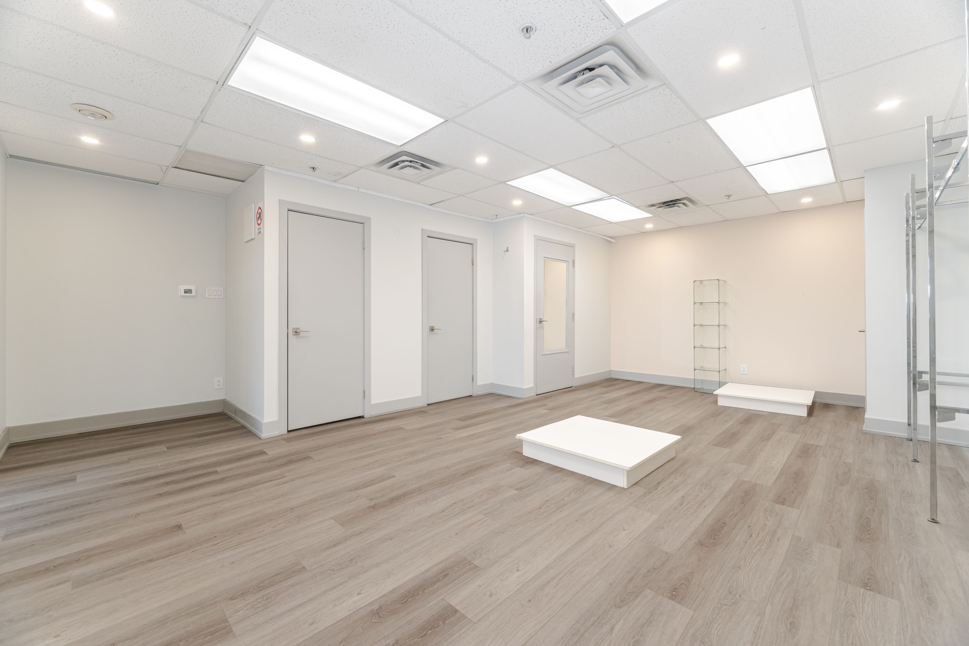 126 Wellington Street Unit# 212 Aurora Ontario L4G 2N9