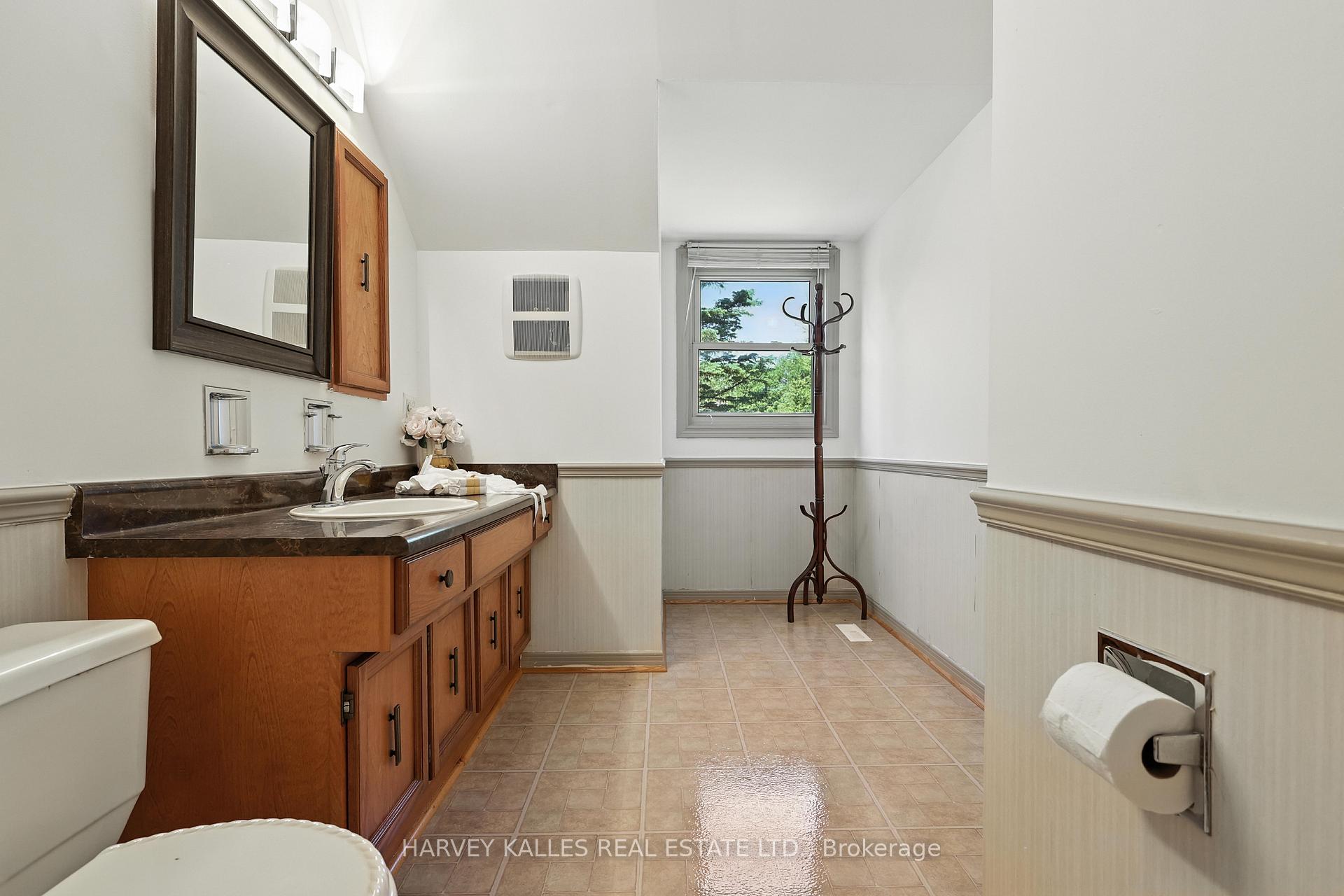 15 Woolsthorpe Crescent