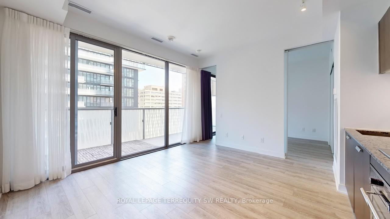 2 Bedrooms Condo at 50 Charles, Toronto For sale
