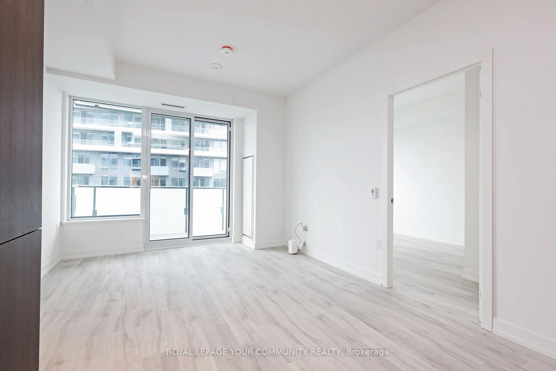 2 Bedrooms Condo at 8 Olympic Garden, Toronto For sale