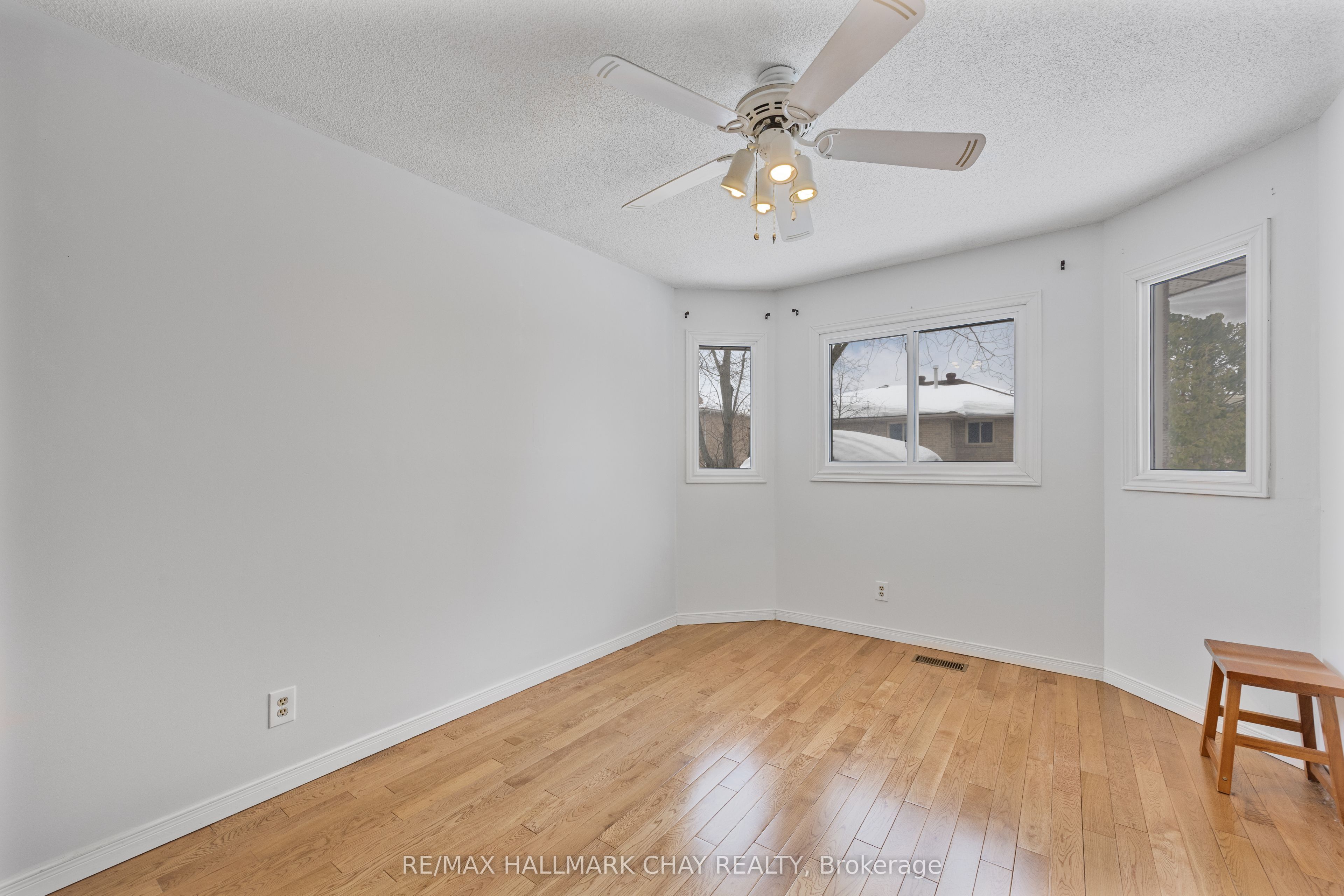 23 Grasett Crescent