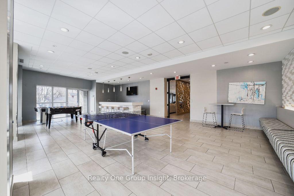 1 Bedroom Condo at 551 Maple,  Burlington For sale