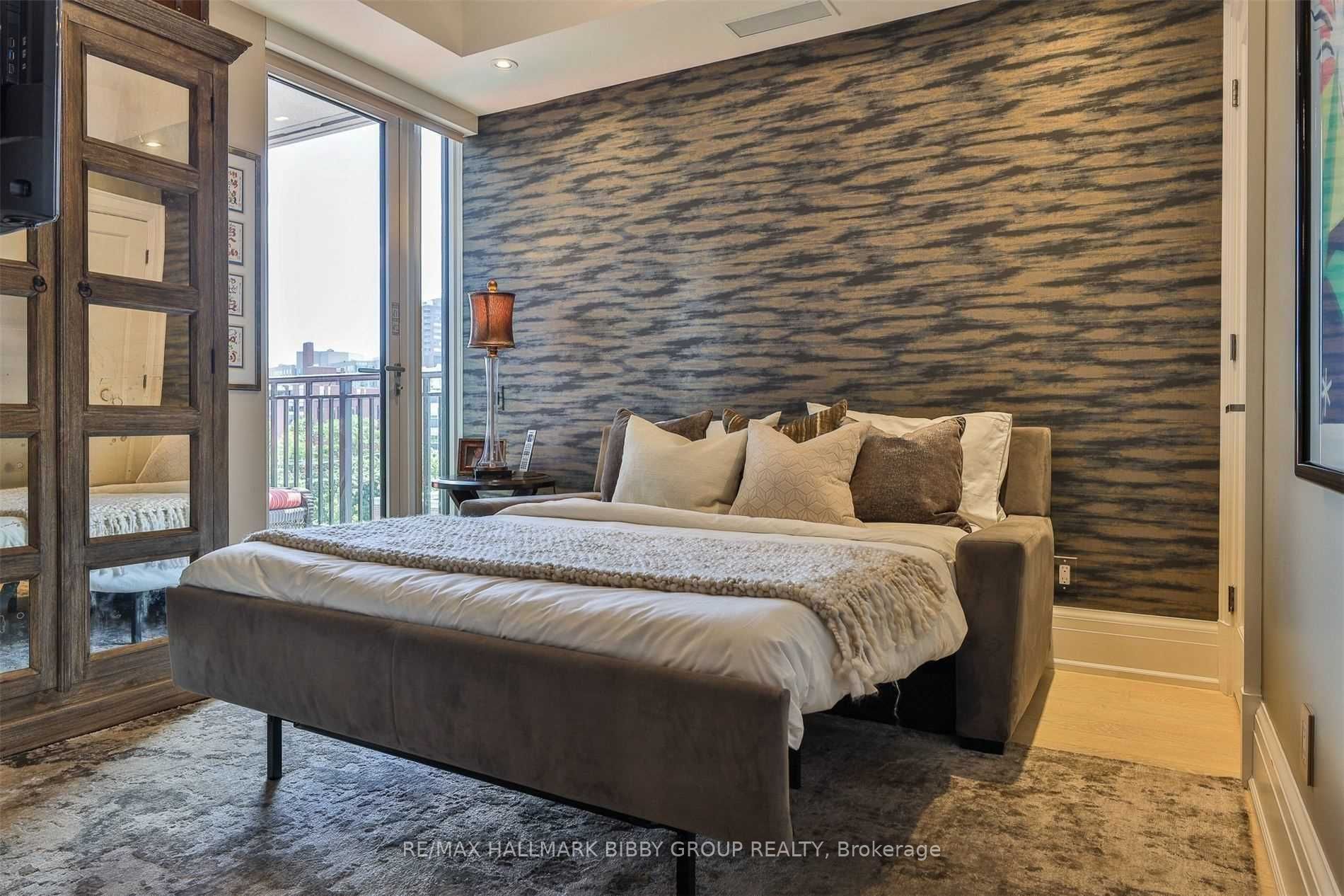 3 Bedrooms Condo at 181 Davenport,  Toronto For sale