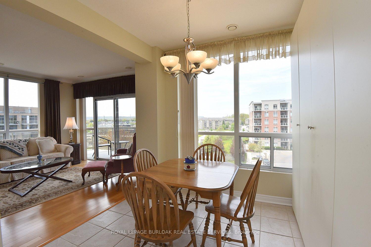 2 Bedrooms Condo at 1998 Ironstone, Burlington For sale