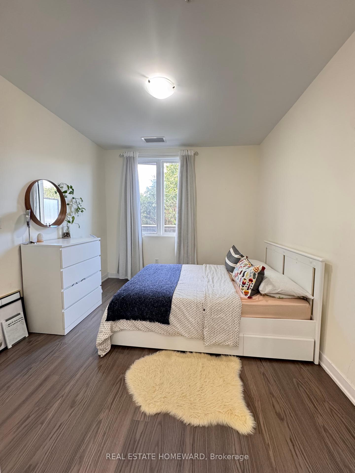 2 Bedrooms Condo at 3560 St Clair Ave, Toronto For sale